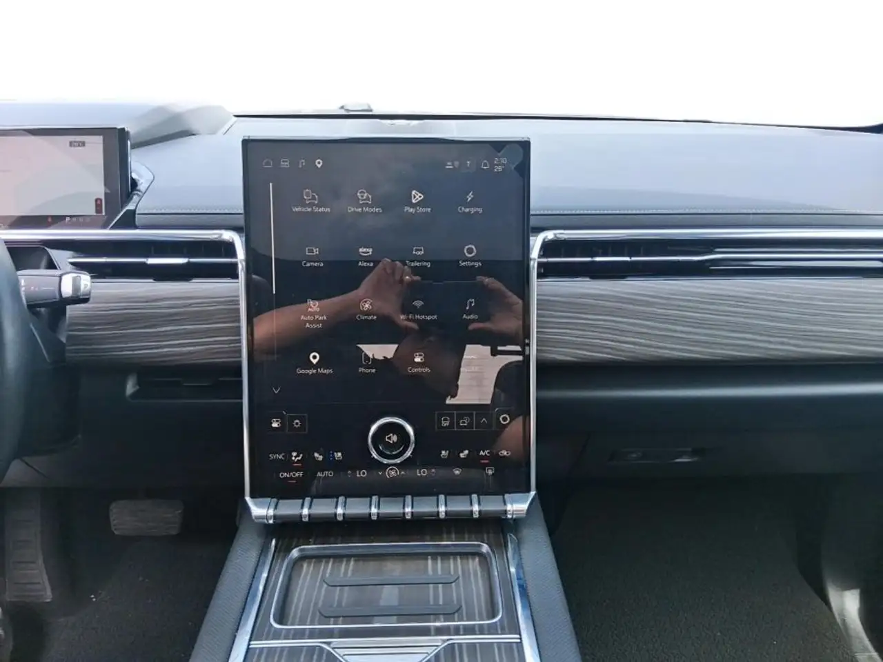 GMC Sierra EV снимка GMC Sierra EV