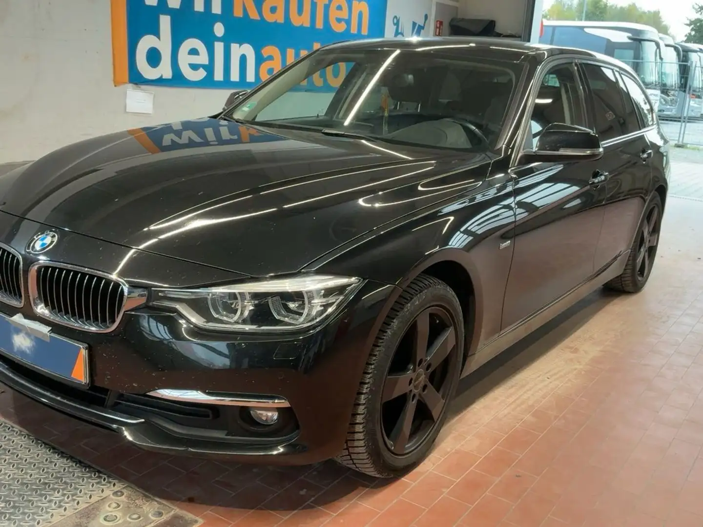 BMW 320 d xDrive Luxury Line HeadUp/LED/R-KAMERA/SHZ Noir - 1