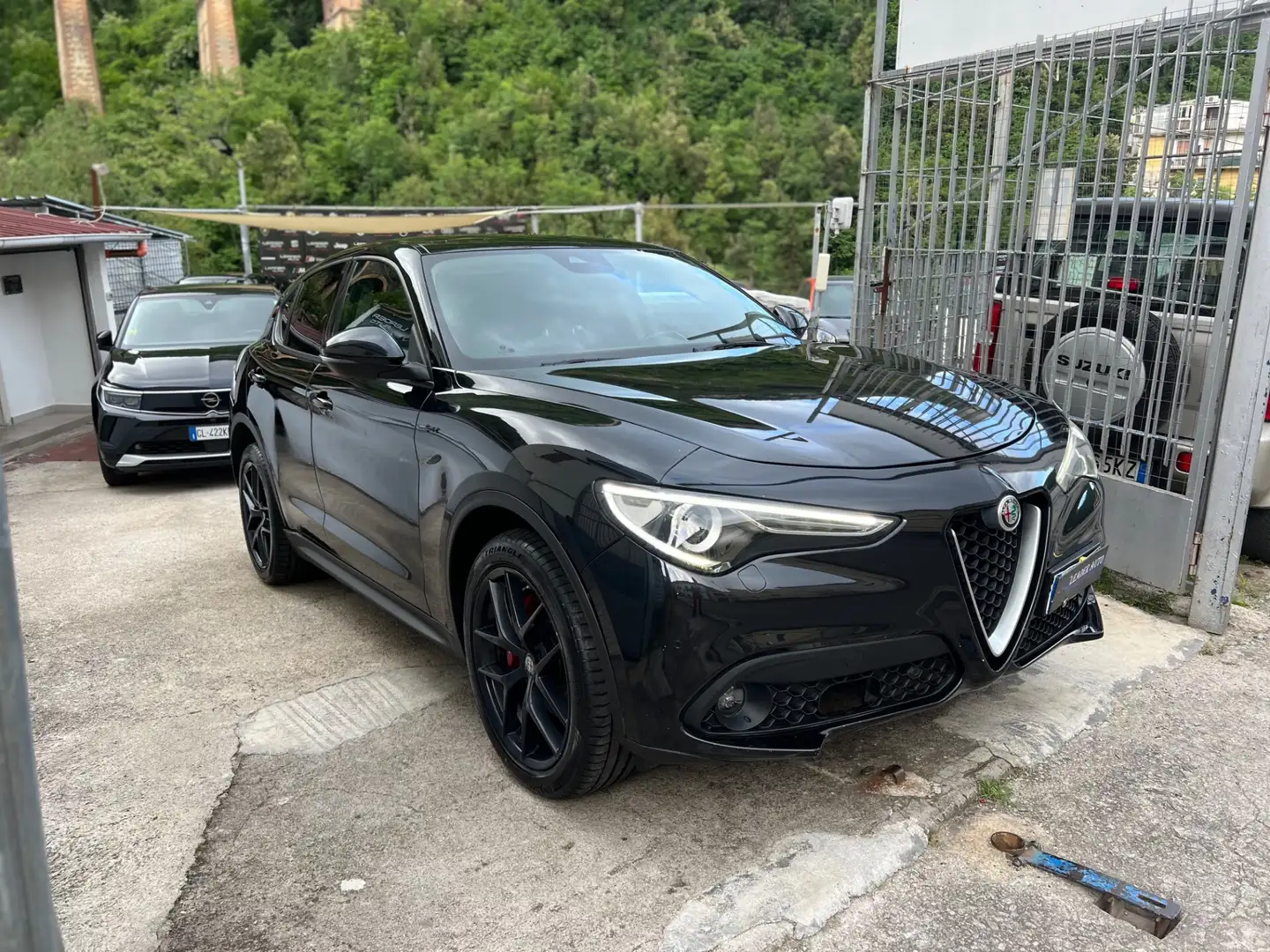 Alfa Romeo Stelvio 190 CV Q4 Motore Rumoroso Nero - 1