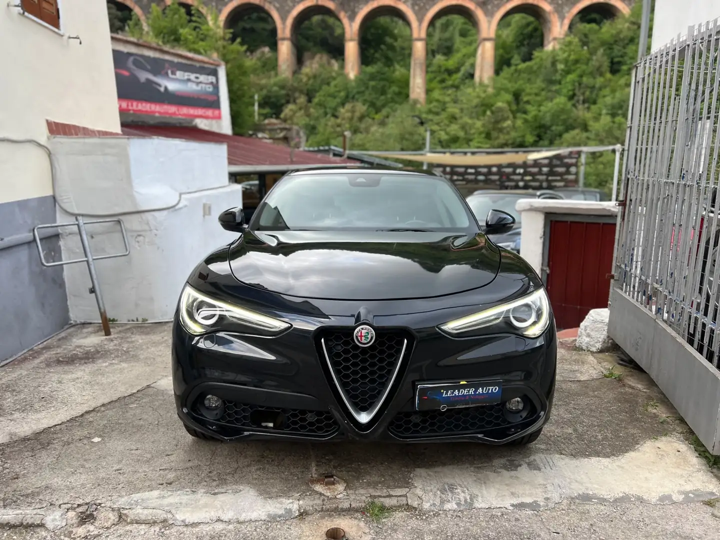 Alfa Romeo Stelvio 190 CV Q4 Motore Rumoroso Nero - 2