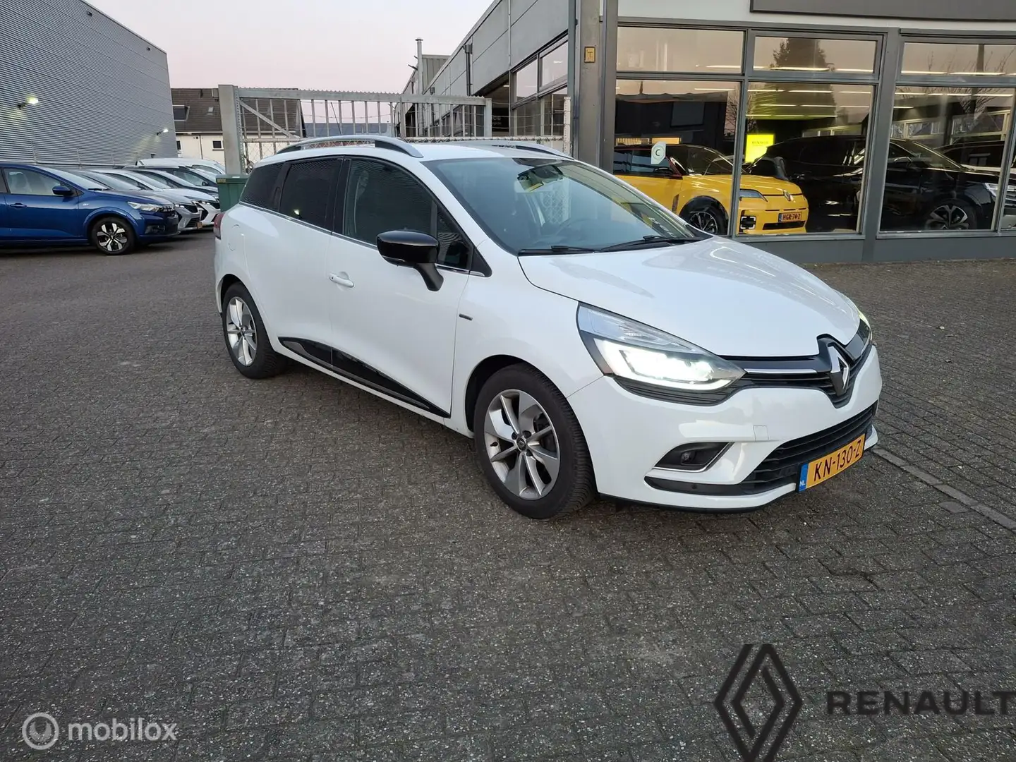 Renault Clio Estate 0.9 TCe Limited Wit - 1