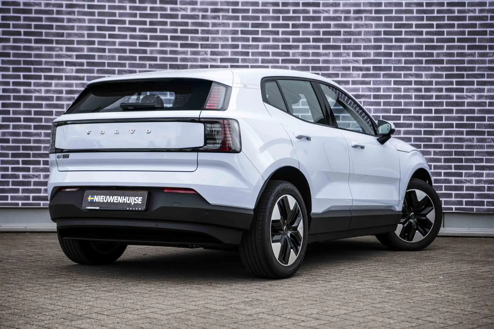 Volvo EX30 Single Motor Core 51 kWh | Climate Pack | Stoel en Blauw - 2