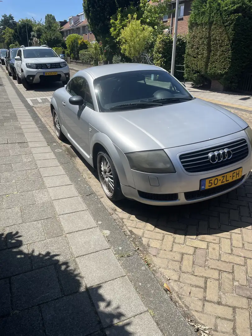 Audi TT 1.8 5V Turbo Grijs - 2