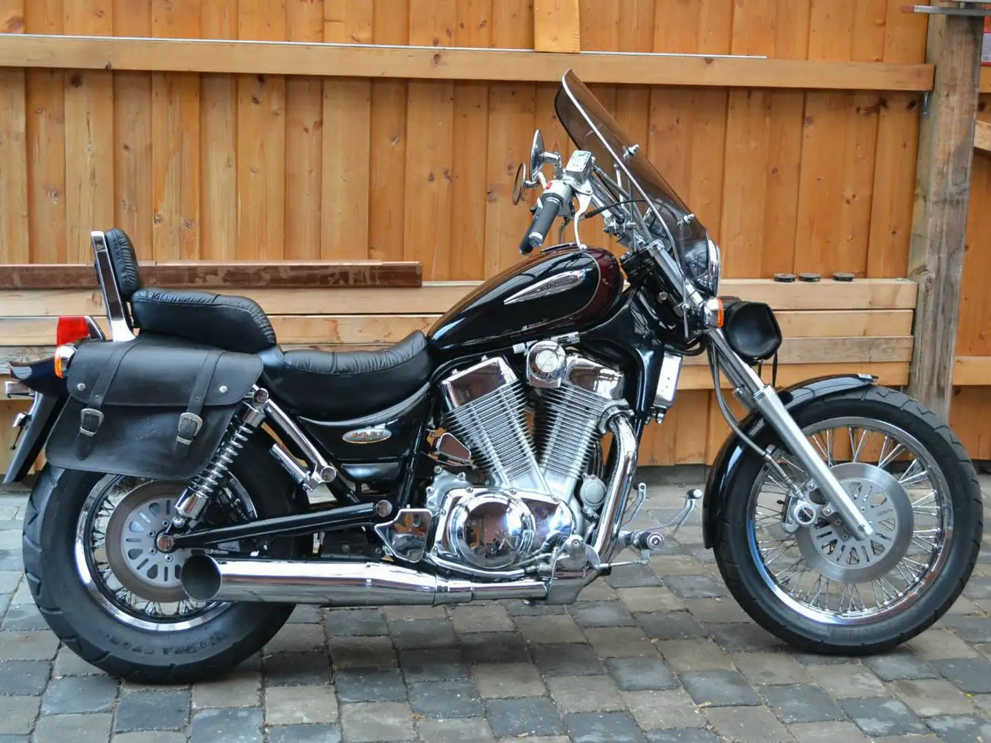 Suzuki VS 1400 Argintiu - 1