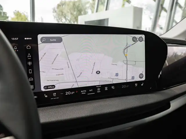 Audi Q7 view 13
