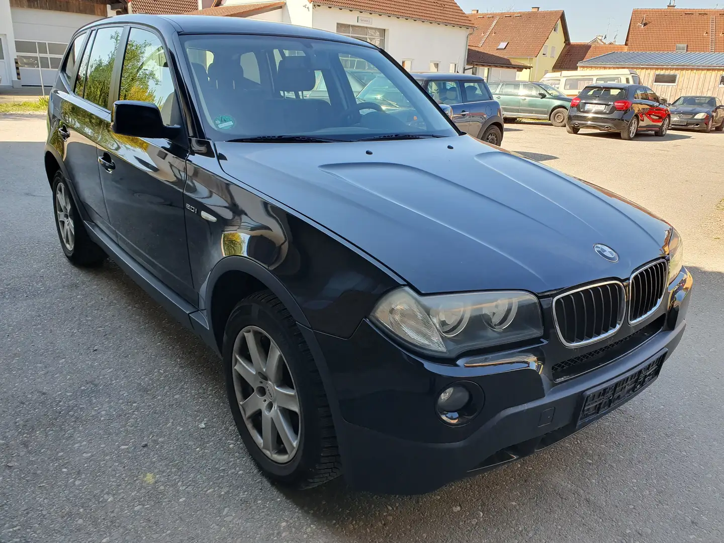 BMW X3 2.0i x-Drive*Inspektion neu*Tüv neu*Ahk*ABS* Schwarz - 1