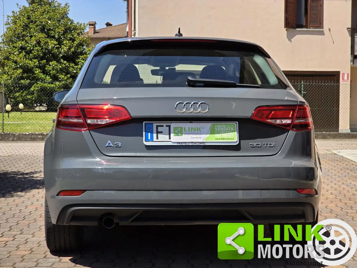 Audi A3 1.6 TDI 116 CV S Tronic Business Grigio - 2