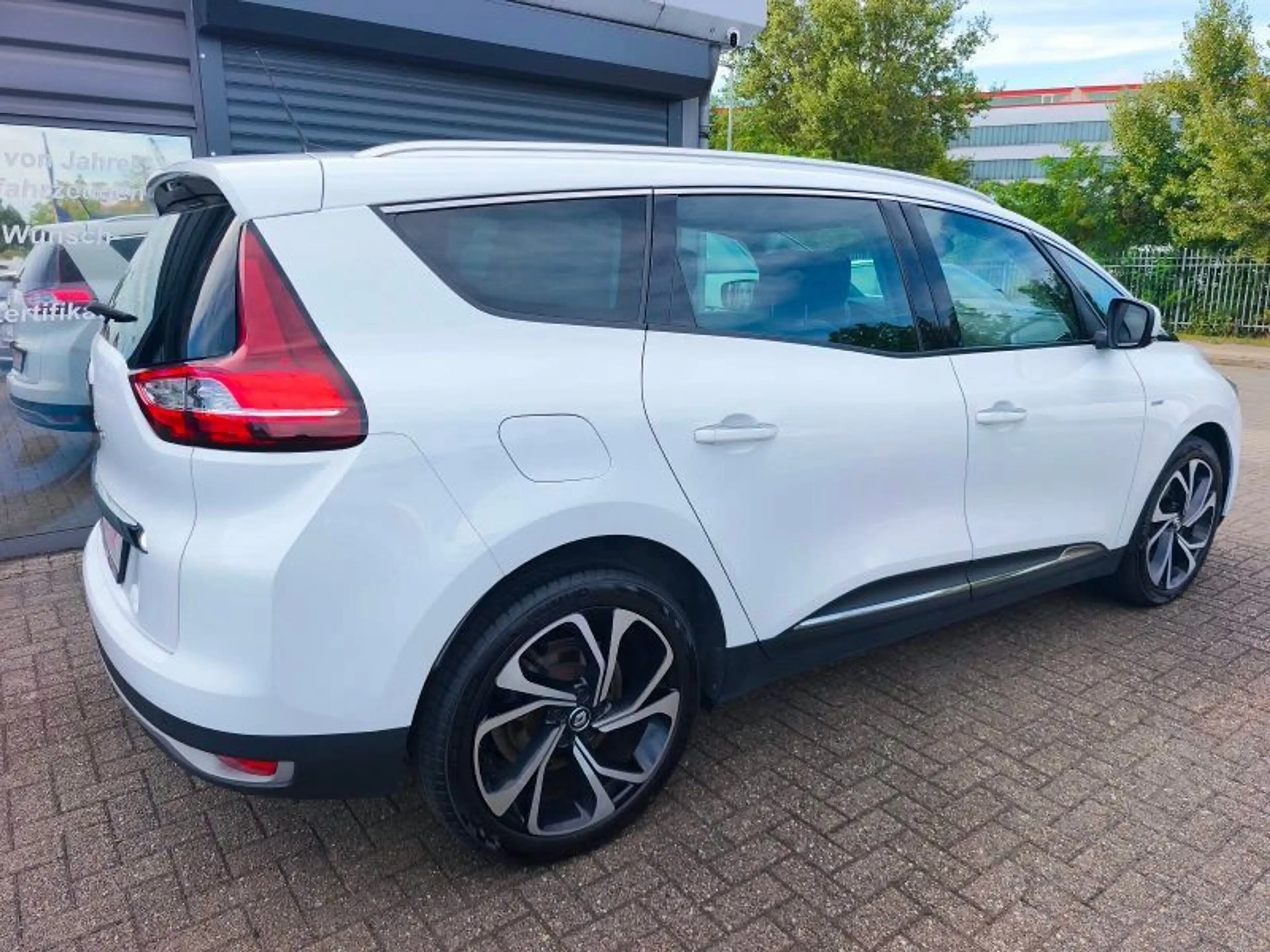 Renault Scenic IV Grand BOSE Edition/PDC/Massage/Navi — photo 4