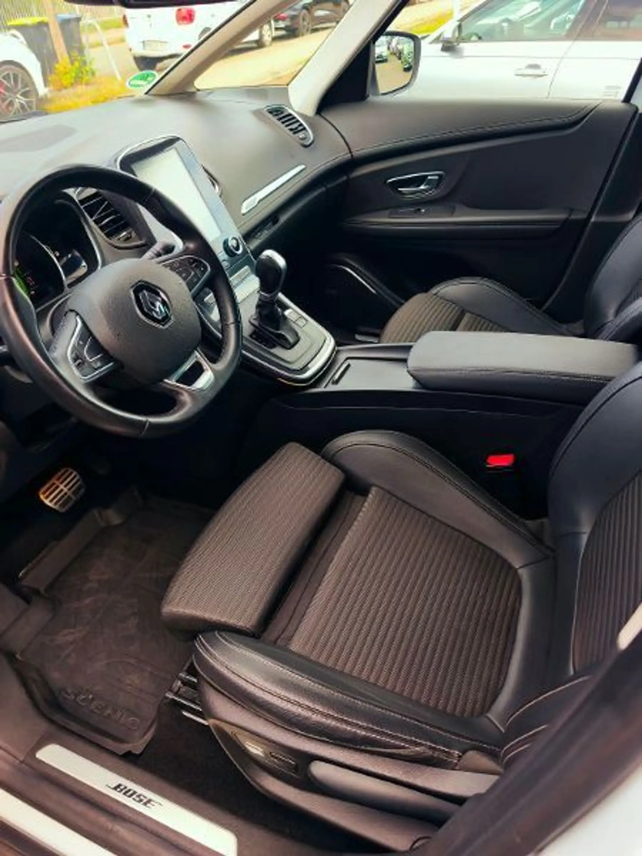 Renault Scenic IV Grand BOSE Edition/PDC/Massage/Navi — photo 10