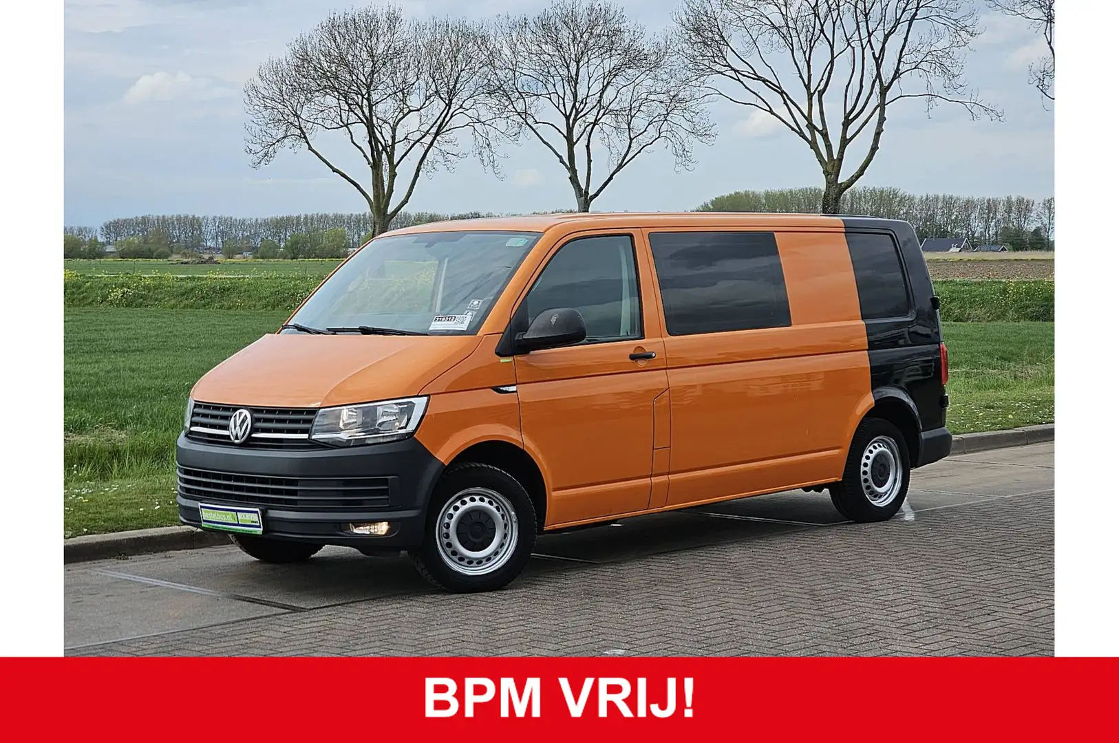 Volkswagen T6 Transporter 2.0 TDI L2H1 DC airco, navi, trekhaak, 150Pk, Euro Oranje - 1