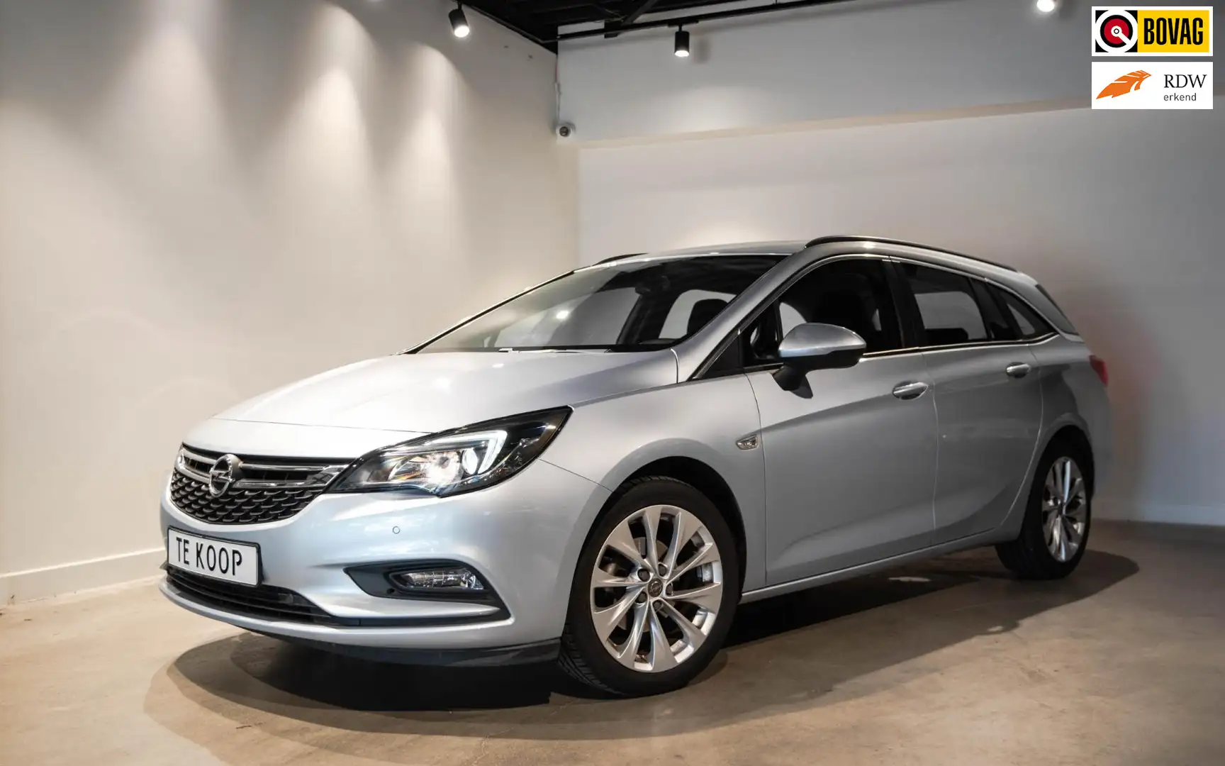 Opel Astra Sports Tourer Opel Astra Sports Tourer 1.0 Edition Gris - 1