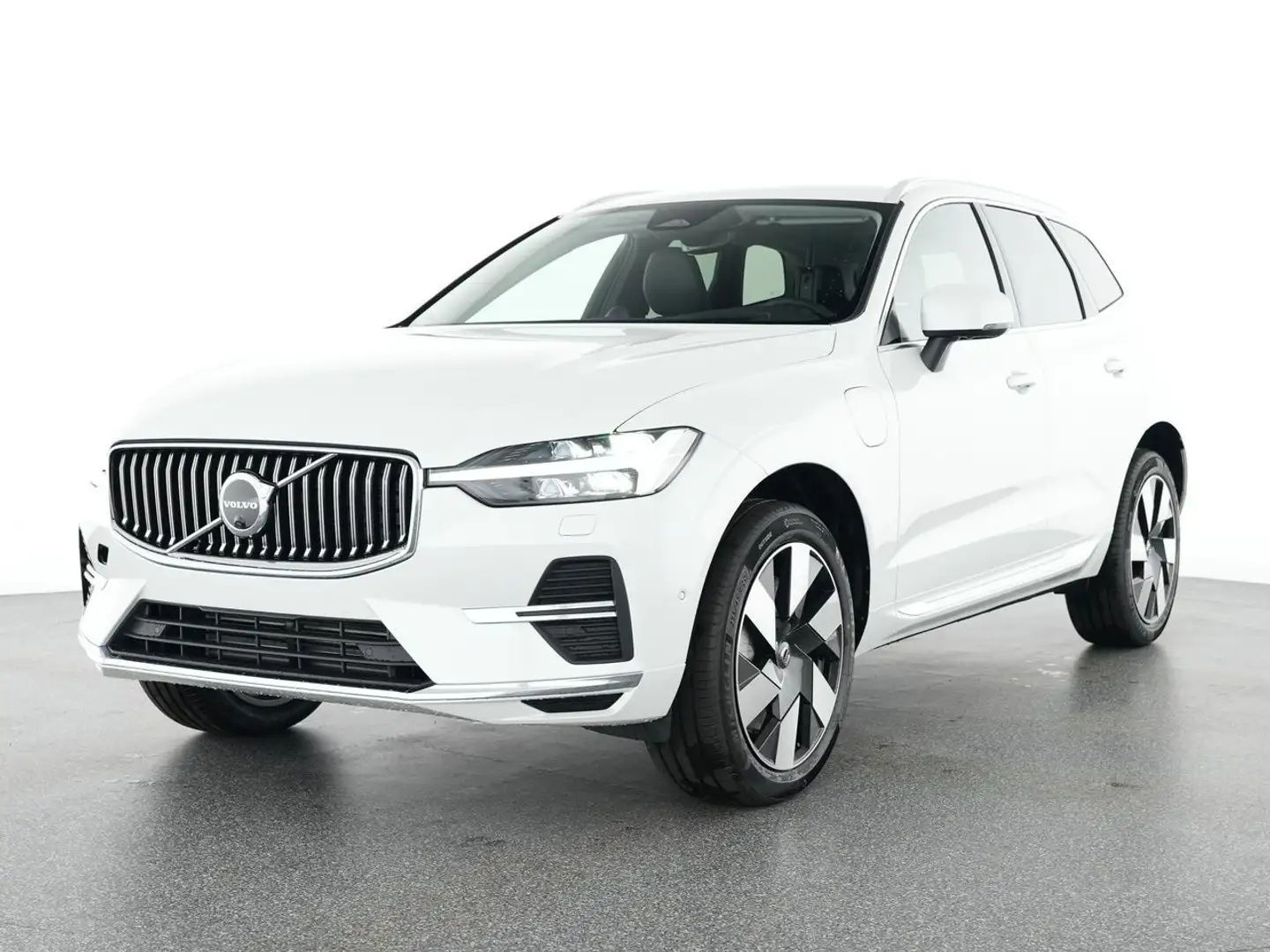 Volvo XC60 T6 Ultra Bright Plug-In Hybrid AWD Weiß - 2