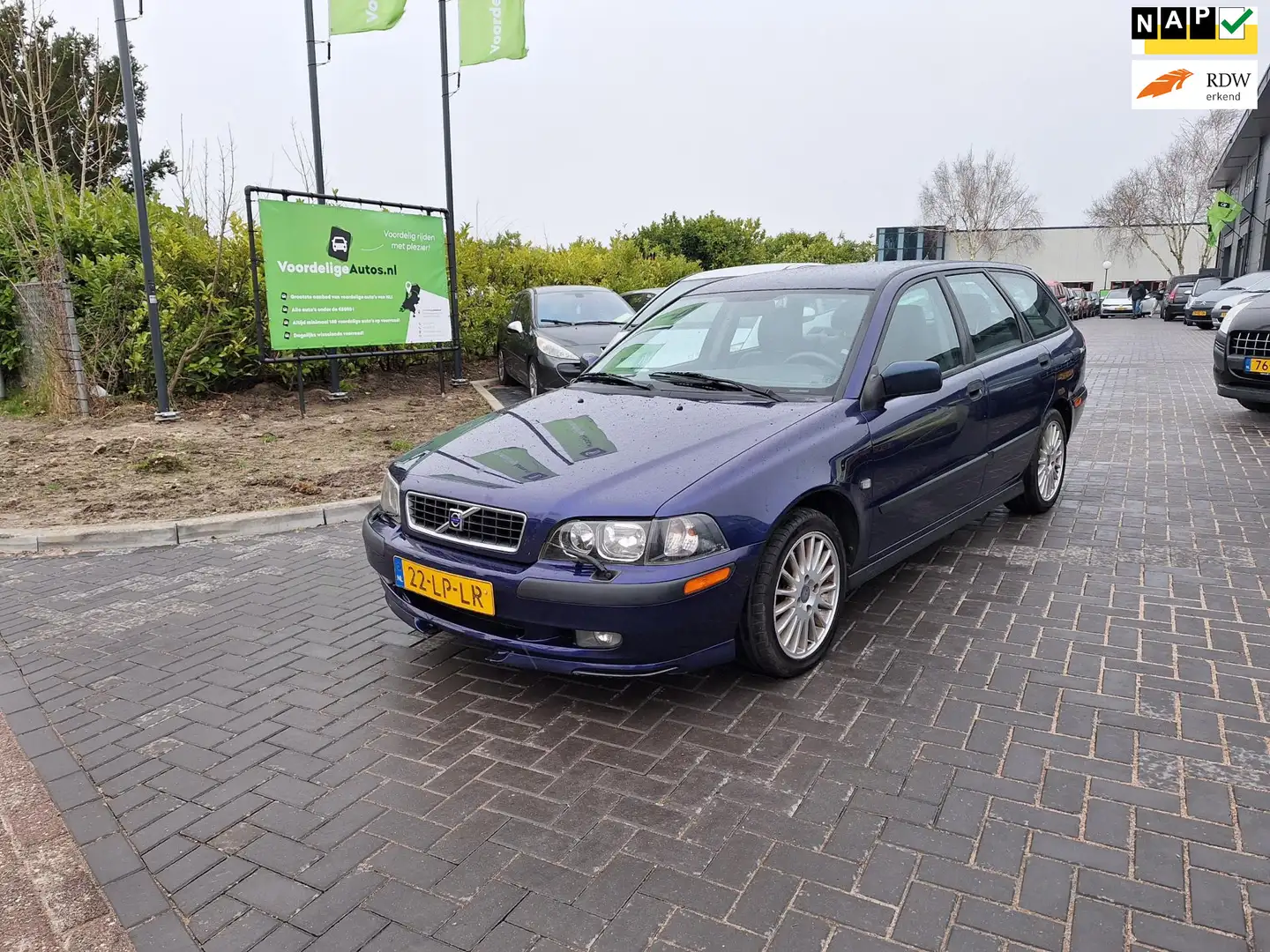 Volvo V40 1.8 Europa / Mooie auto / APK feb 2026 Azul - 1