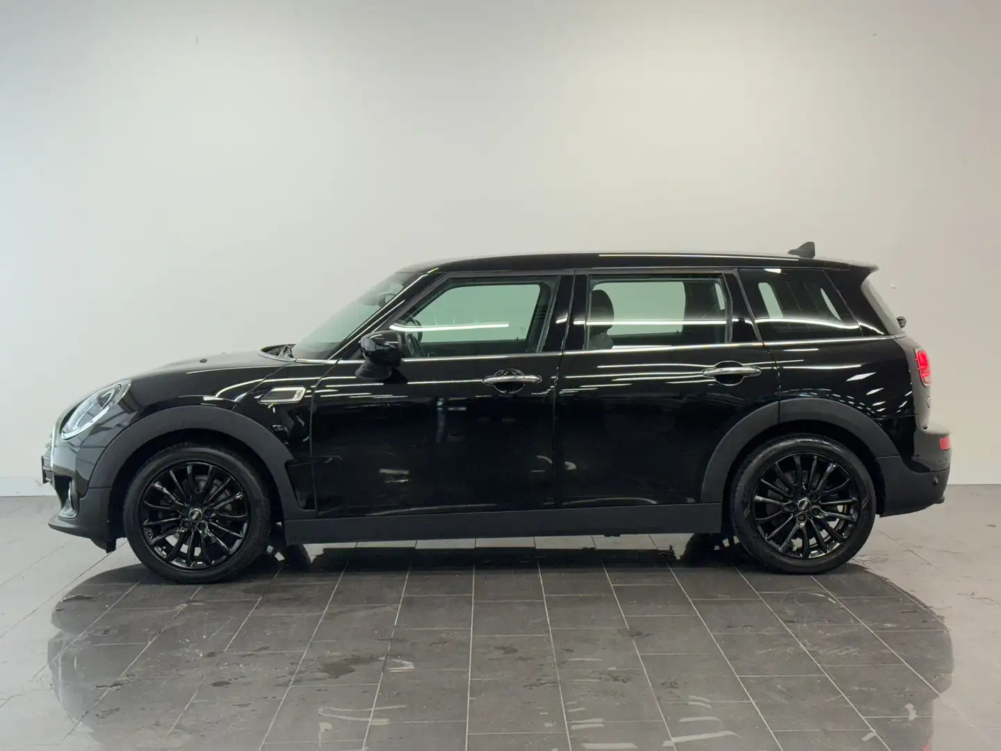MINI Cooper Clubman Mini 1.5 Business Edition | stuurwiel/voorstoelen Noir - 2