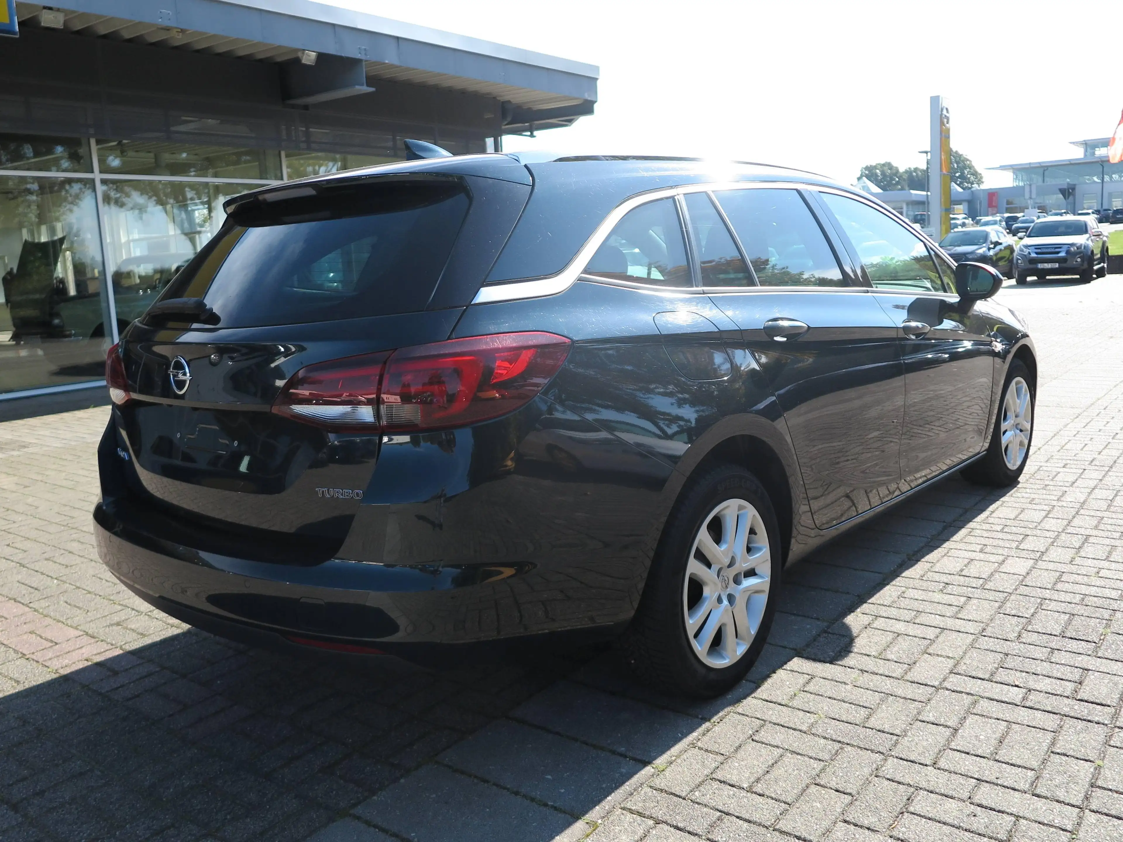 Opel Astra Sports Tourer Ultimate Start/Stop — photo 3