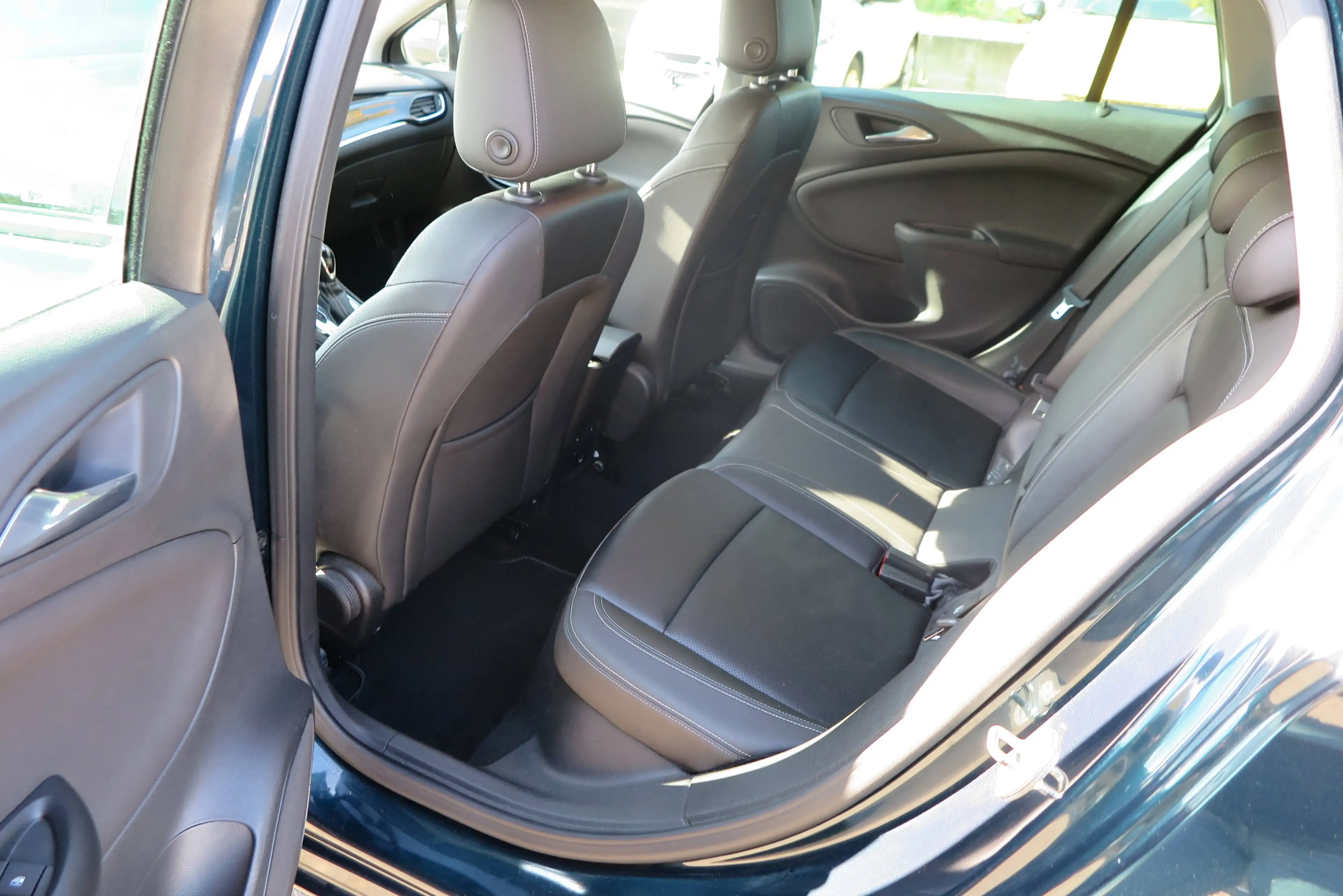 Opel Astra Sports Tourer Ultimate Start/Stop — photo 6