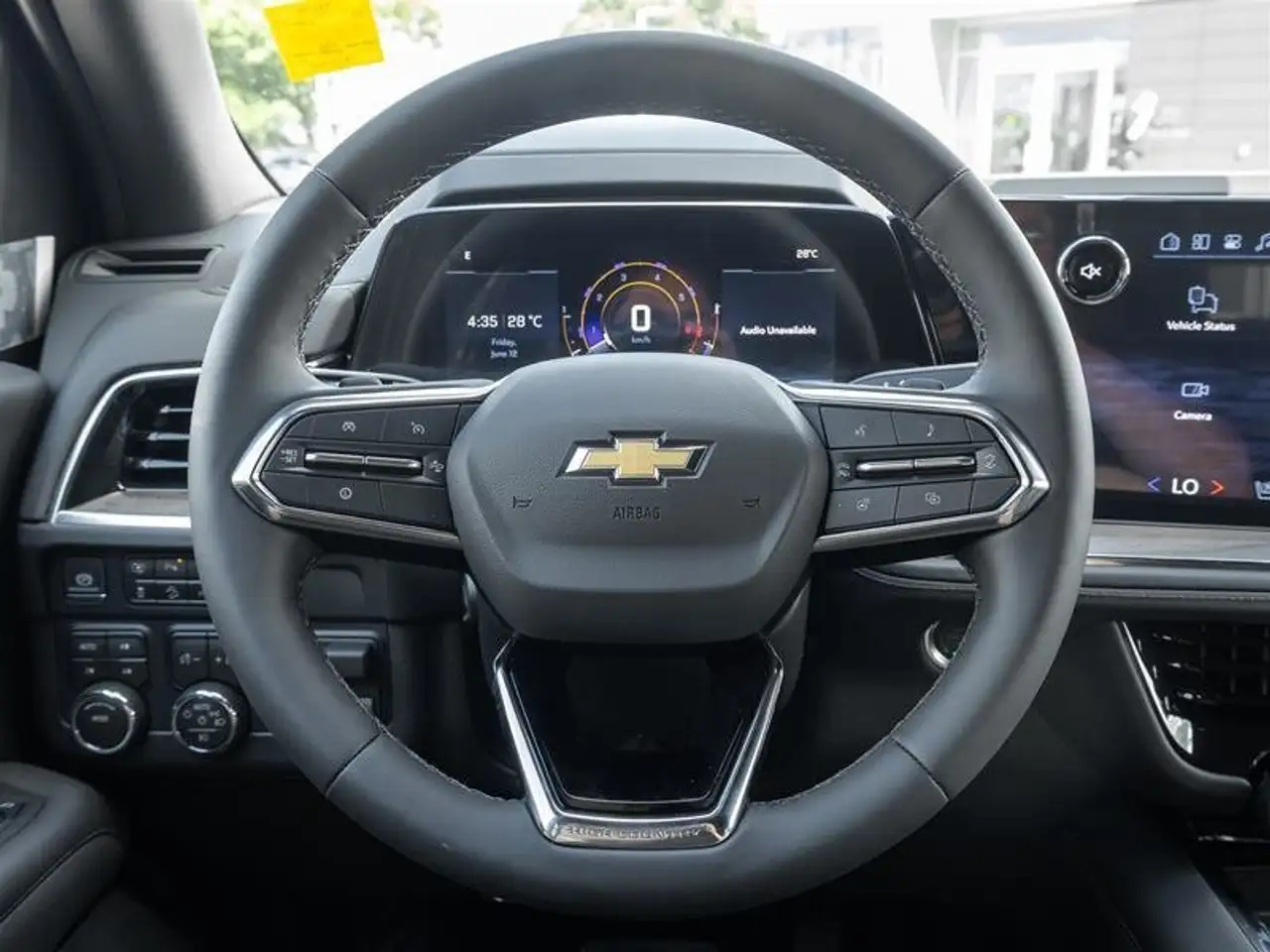 Chevrolet Suburban снимка Chevrolet Suburban