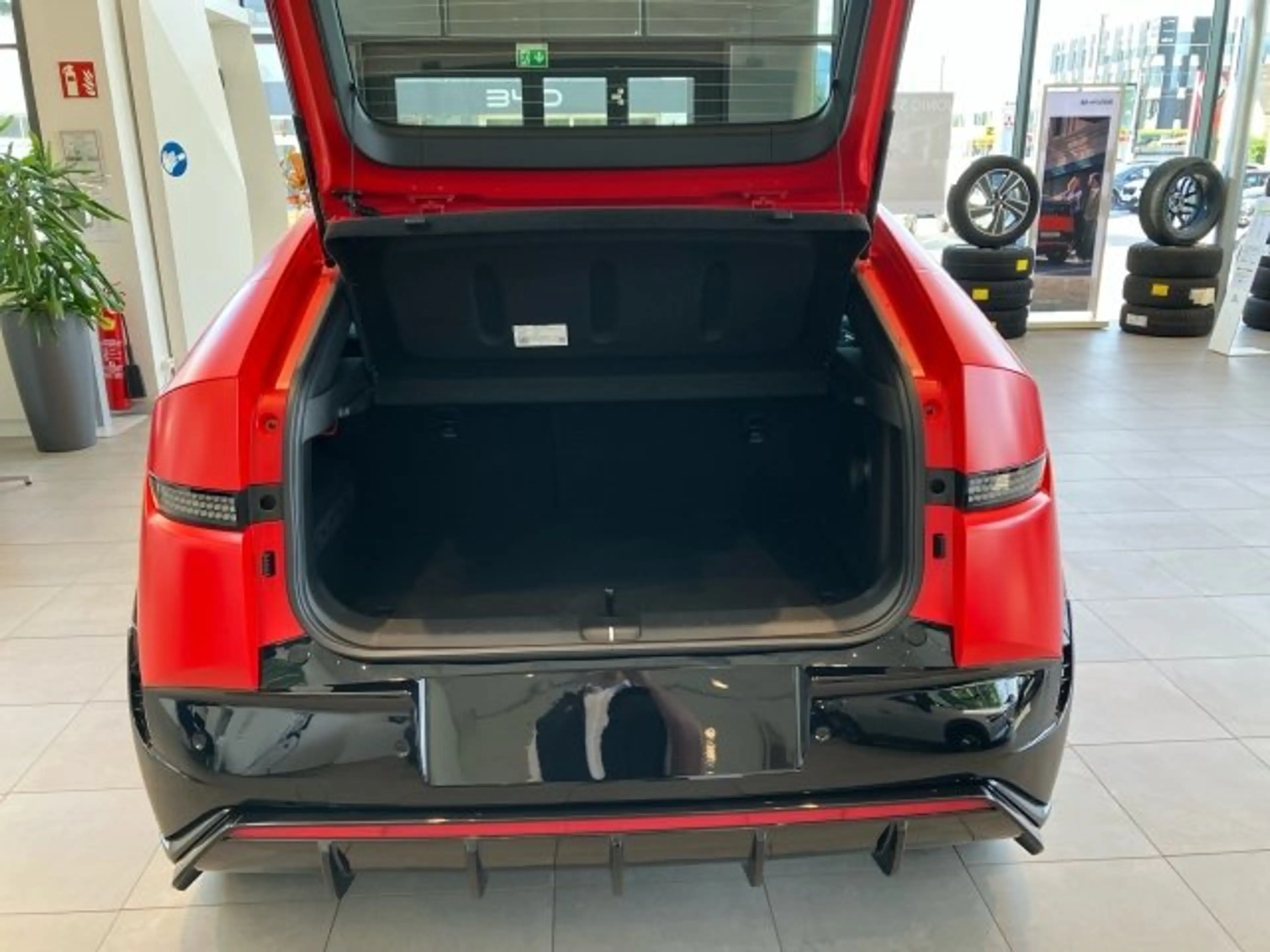 Hyundai IONIQ 3 N LINE EVO 61 kWh — photo 13