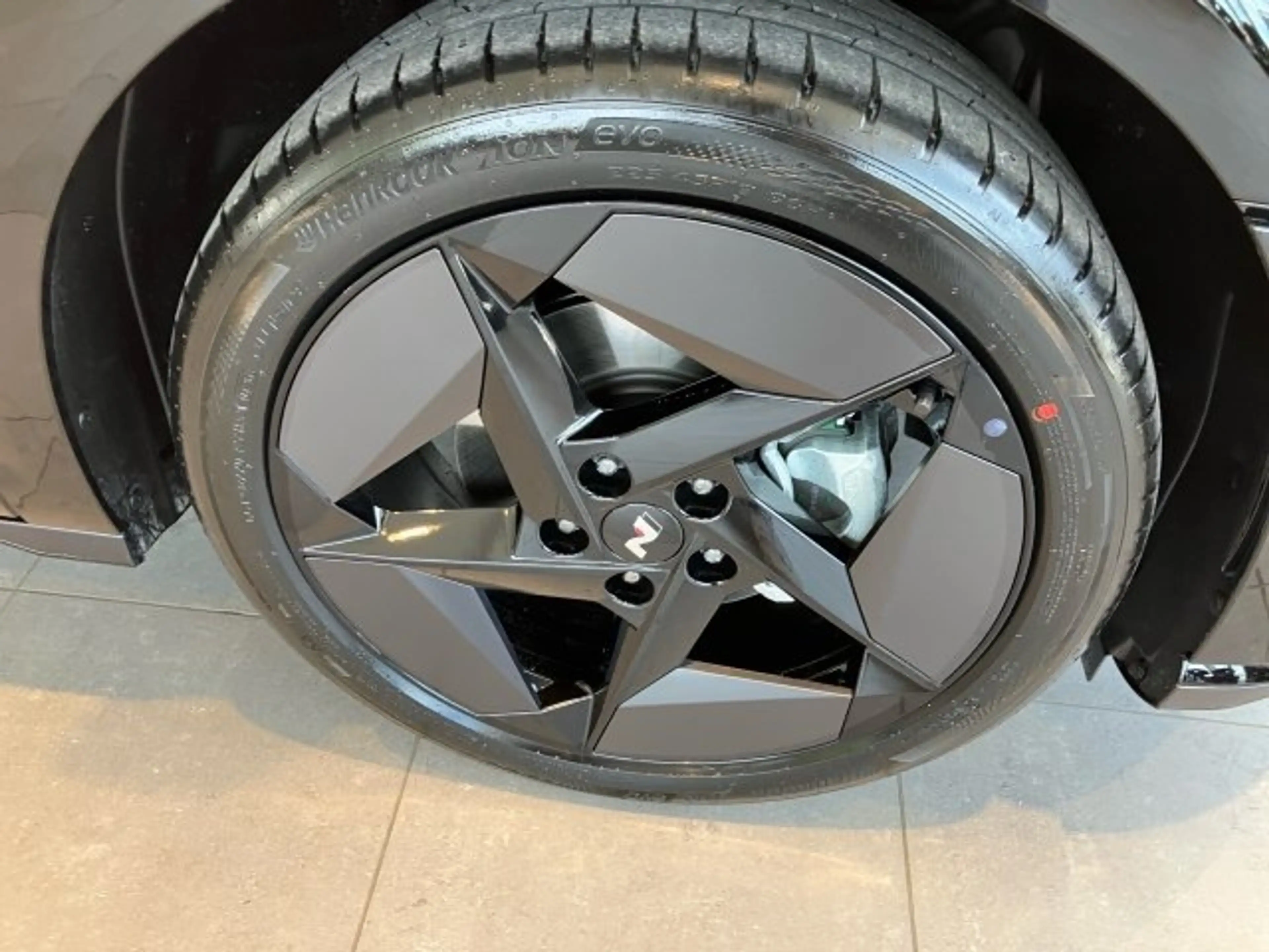 Hyundai IONIQ 3 N LINE EVO 61 kWh — photo 8