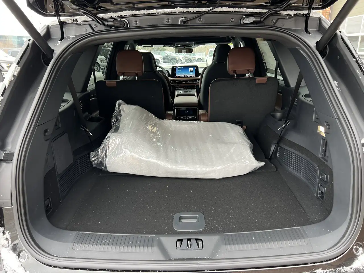 Lincoln Aviator снимка Lincoln Aviator