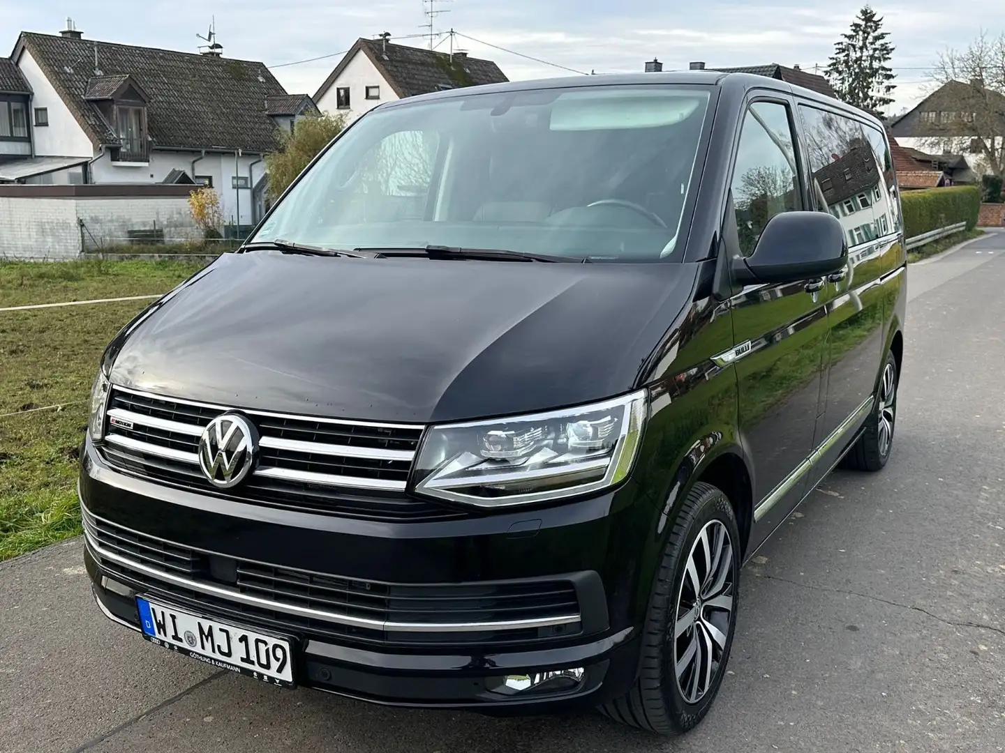 Volkswagen T6 Transporter Bus Multivan Generation Six 4Moti Noir - 1