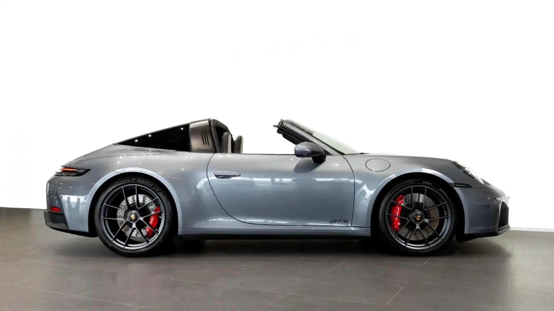 Porsche 992 Targa 4 GTS T-Hybrid*InnoDrive*SitzKlima*LIFT* Grau - 2