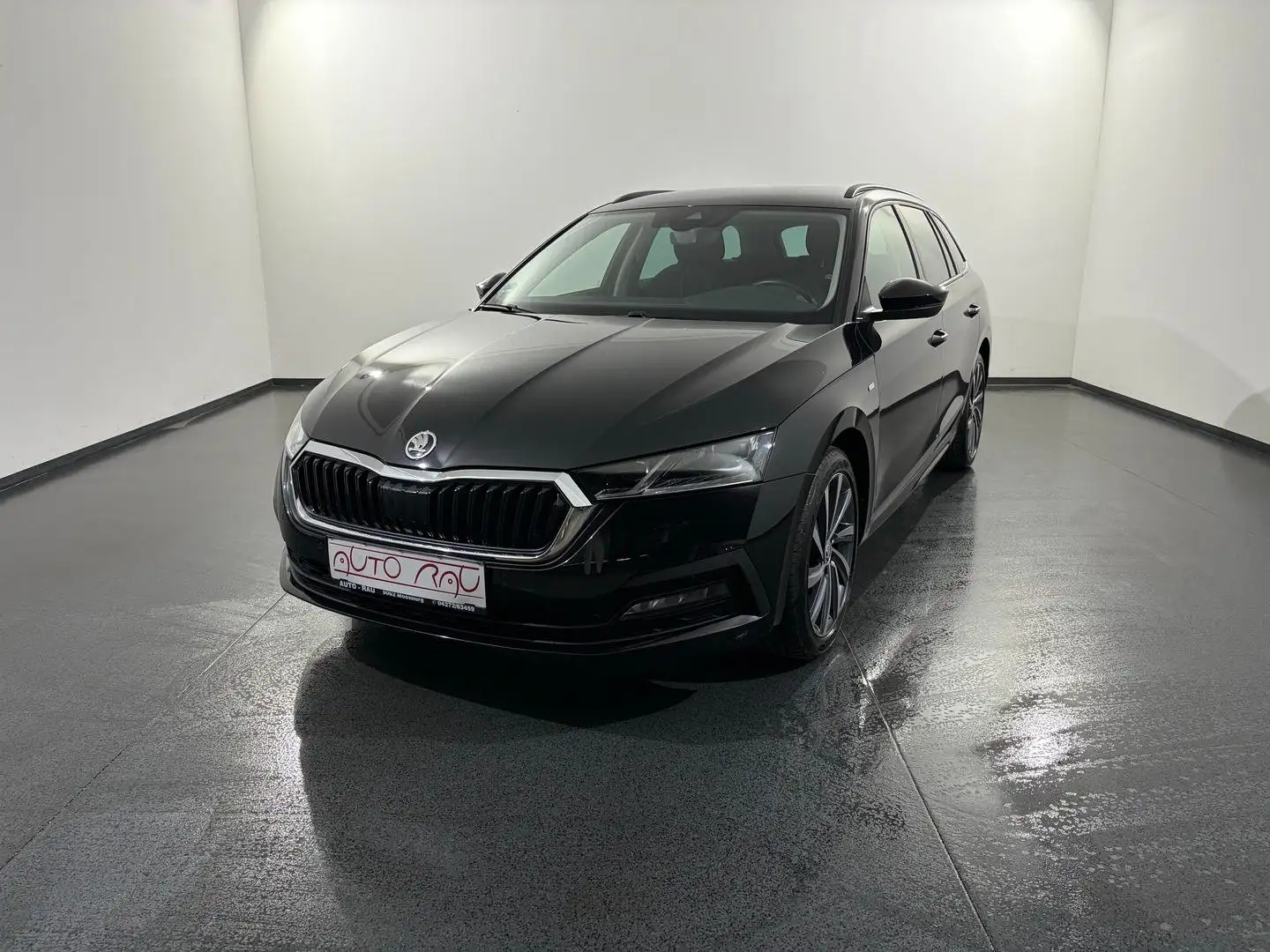 Skoda Octavia Com. 2.0 TDI Tour DSG *LED*ACC*NAVI* Schwarz - 2