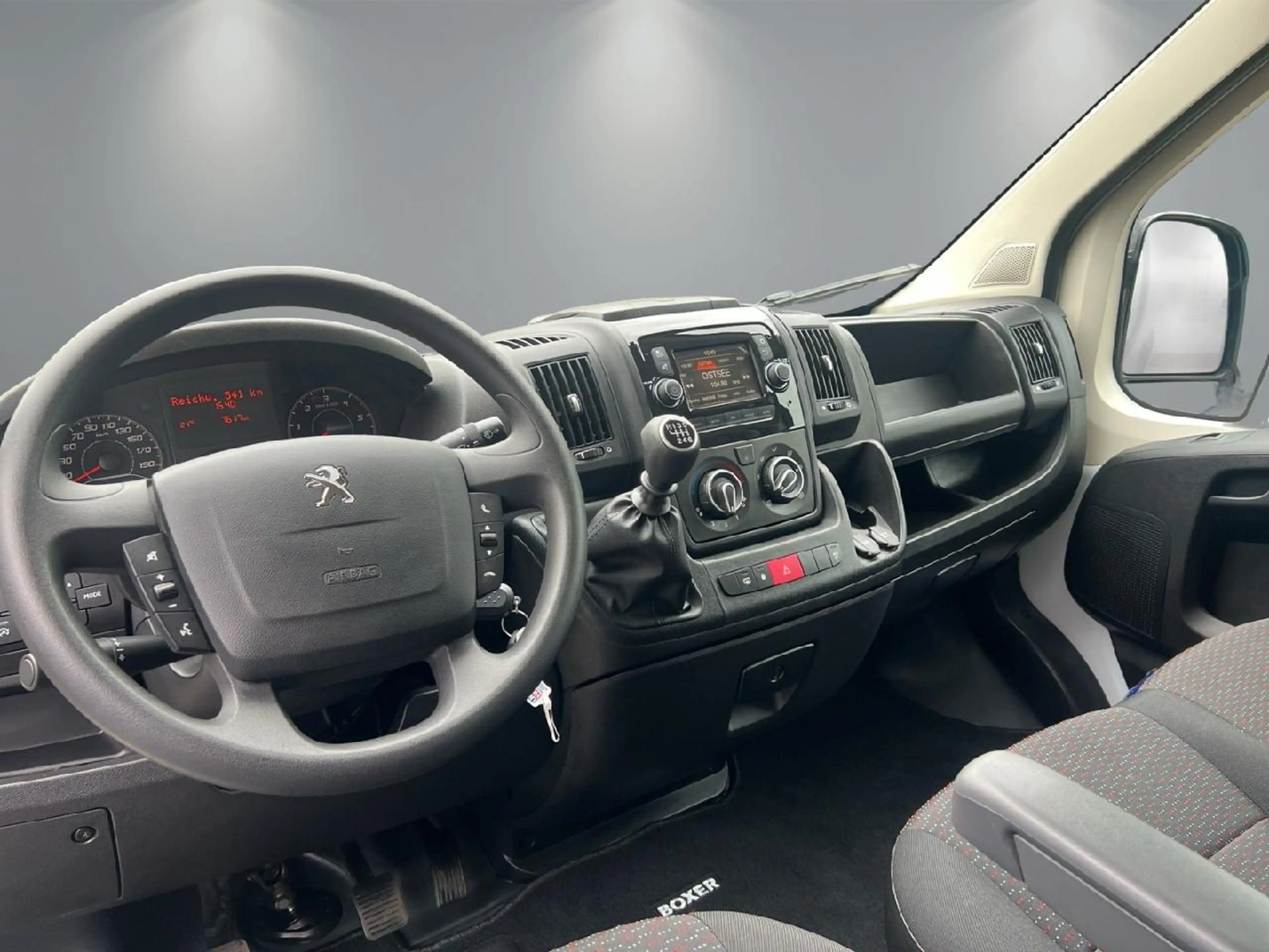 Peugeot Boxer 335 L3H2 Premium BlueHDi 140 Stop&Start — photo 14