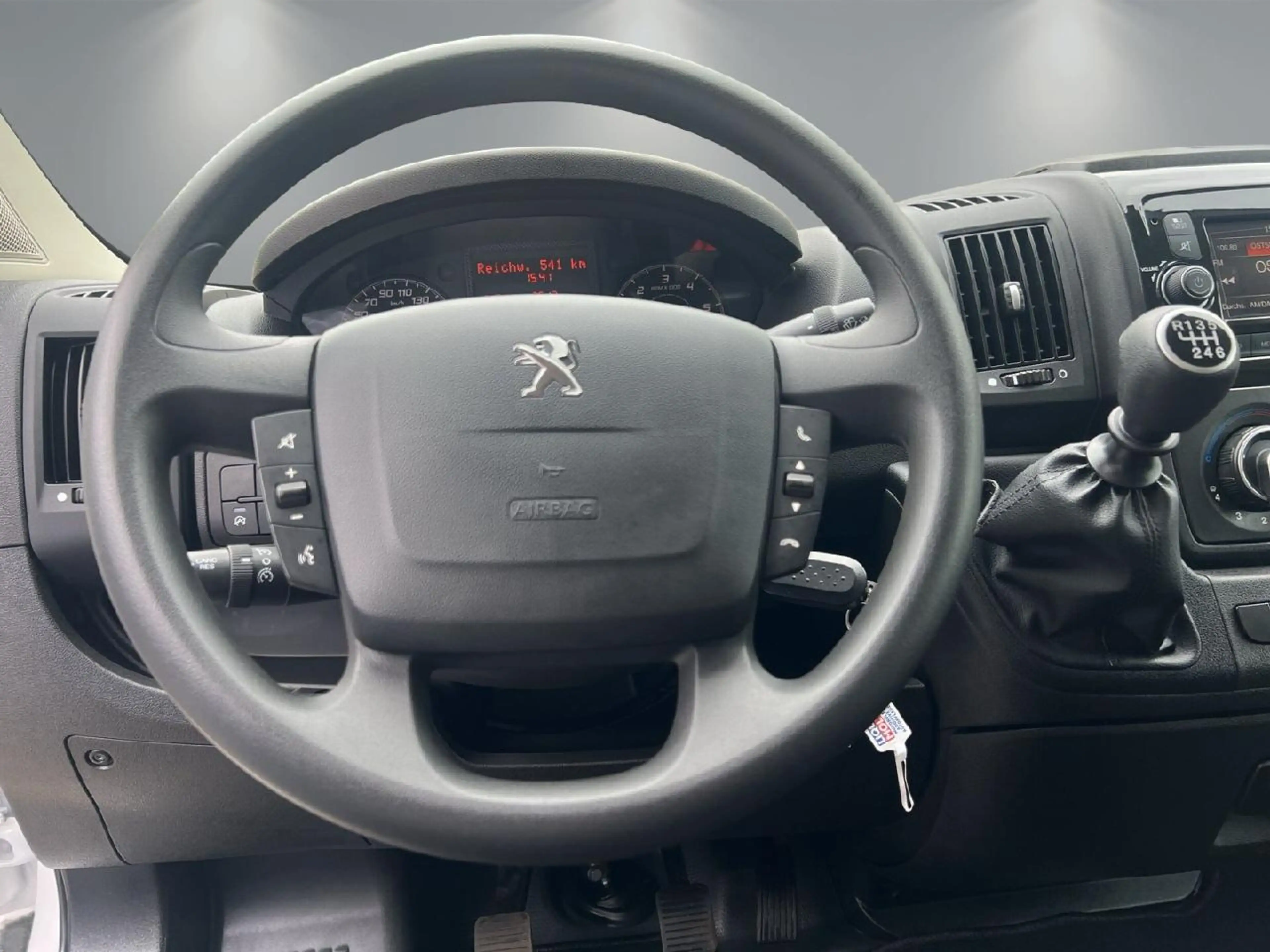 Peugeot Boxer 335 L3H2 Premium BlueHDi 140 Stop&Start — photo 15