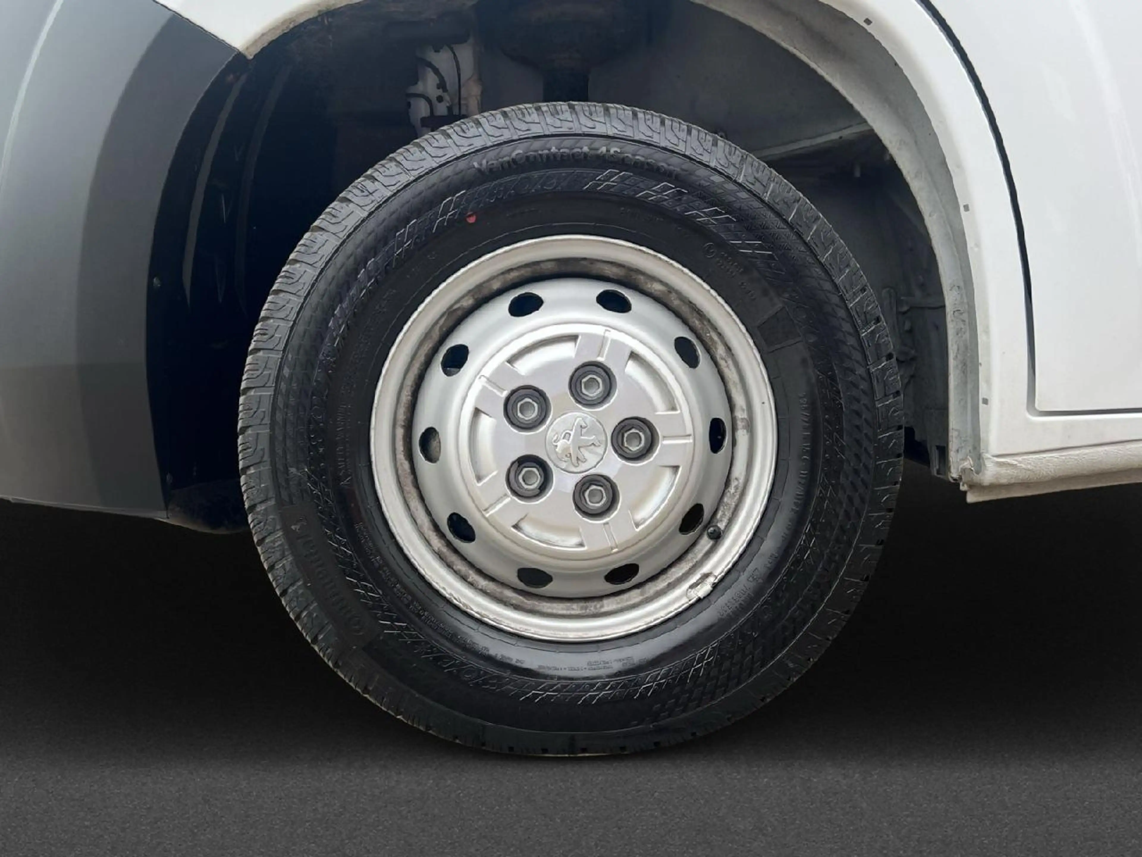 Peugeot Boxer 335 L3H2 Premium BlueHDi 140 Stop&Start — photo 2