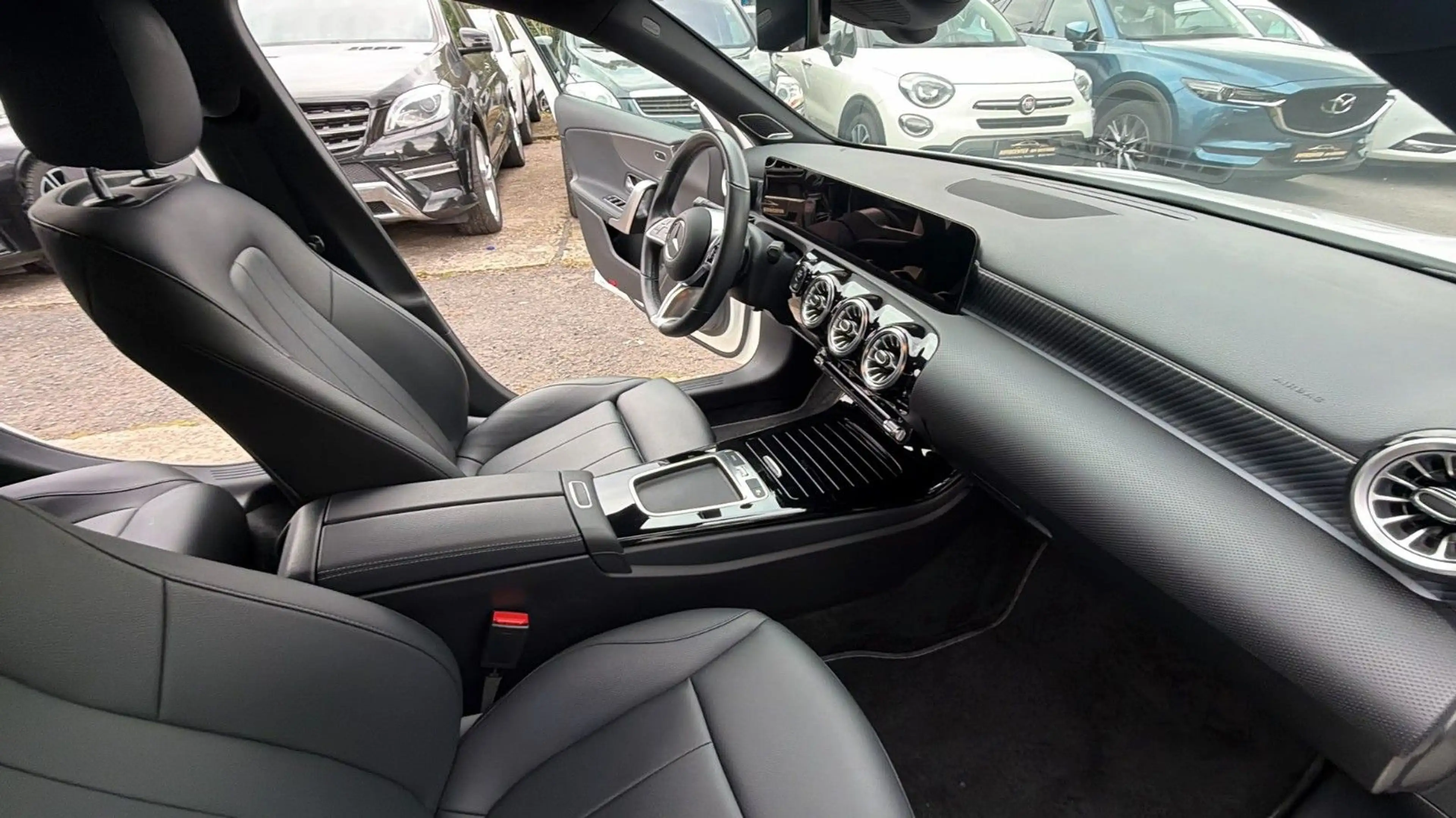 Mercedes-Benz A 200 Limousine/Night/Ambiente/Kamera/Burmester — photo 12