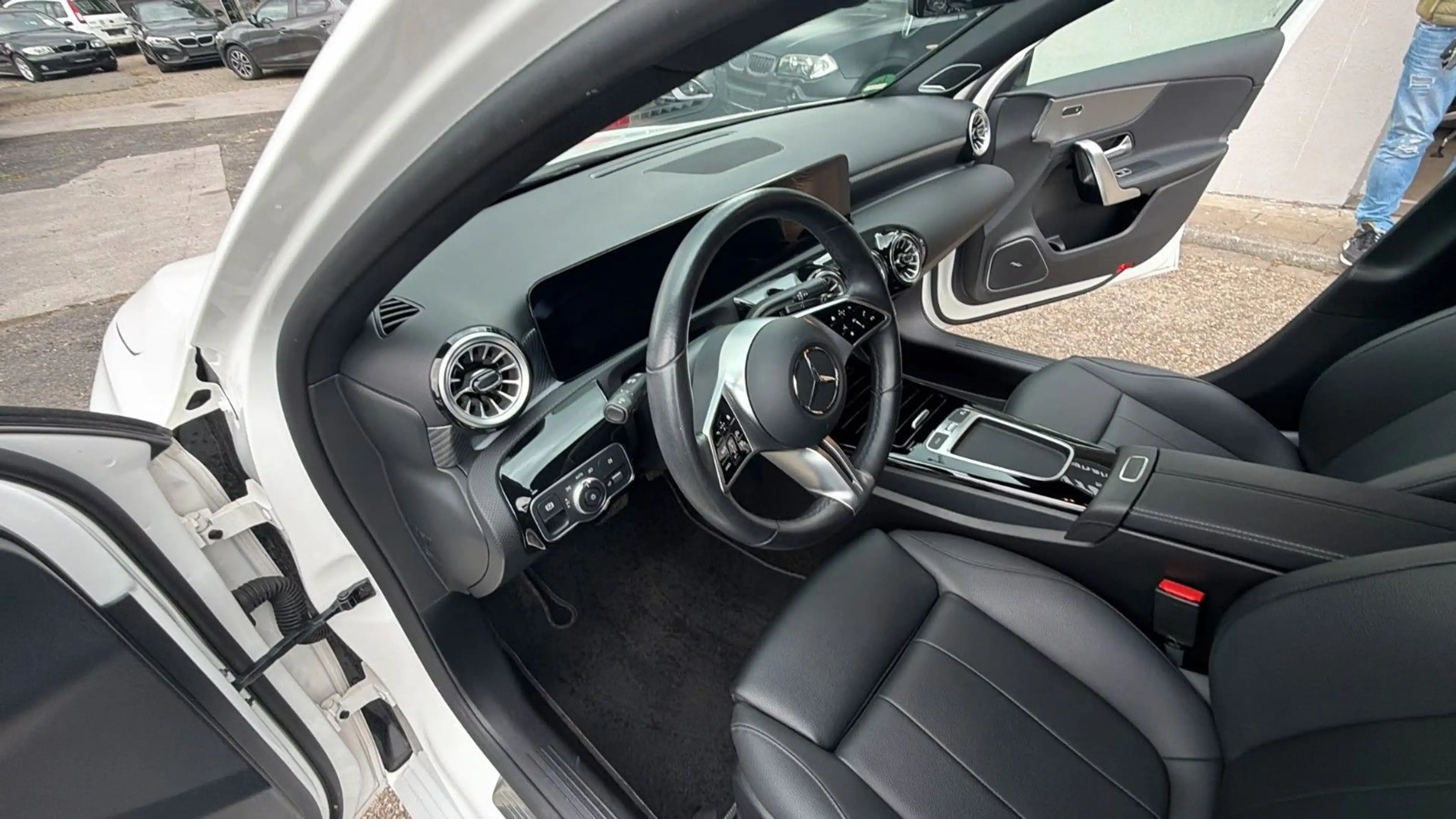 Mercedes-Benz A 200 Limousine/Night/Ambiente/Kamera/Burmester — photo 15