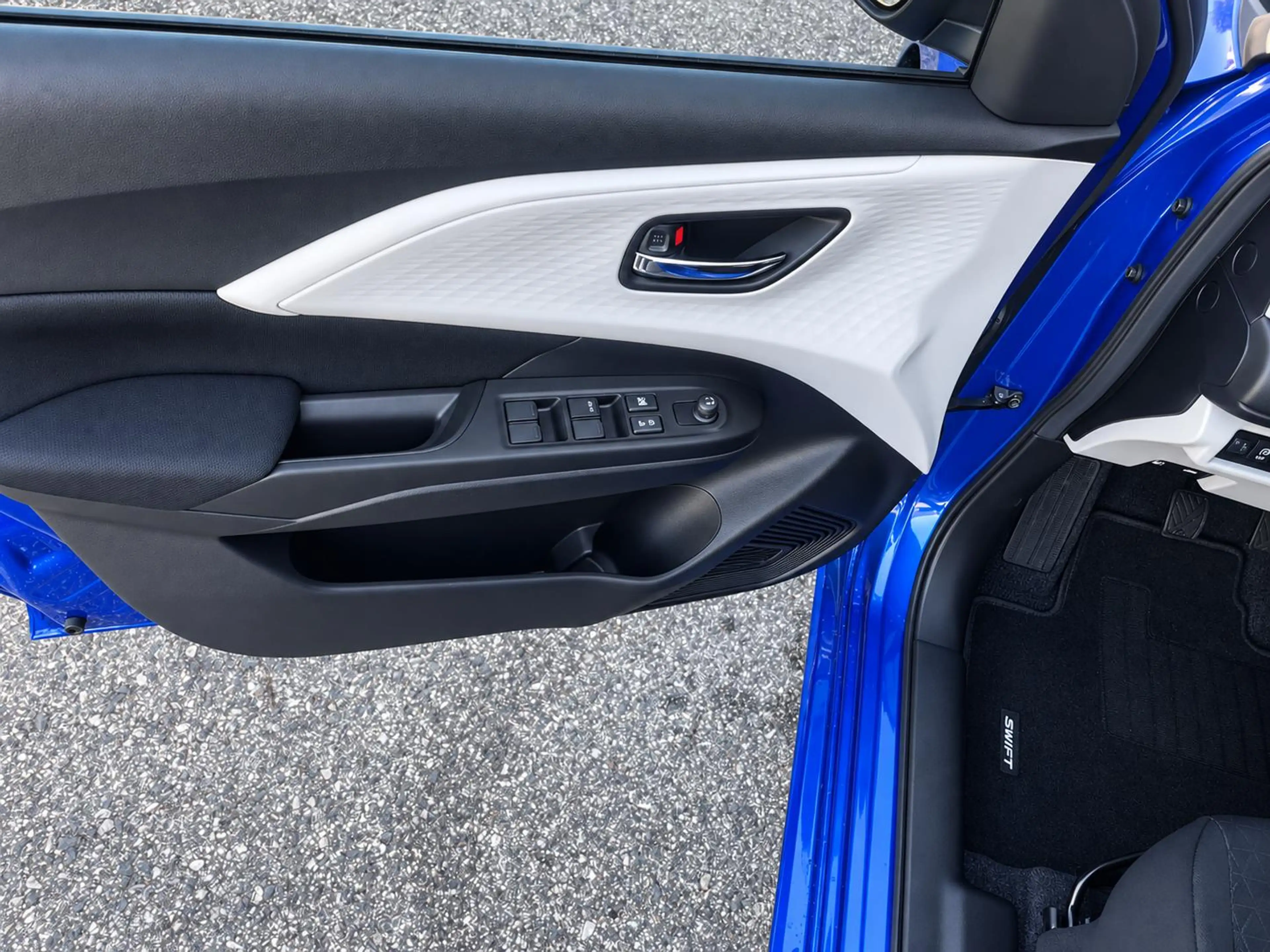 Suzuki Swift 1.2 Dualjet Mild-Hybrid Club 1.2 Liter — photo 11