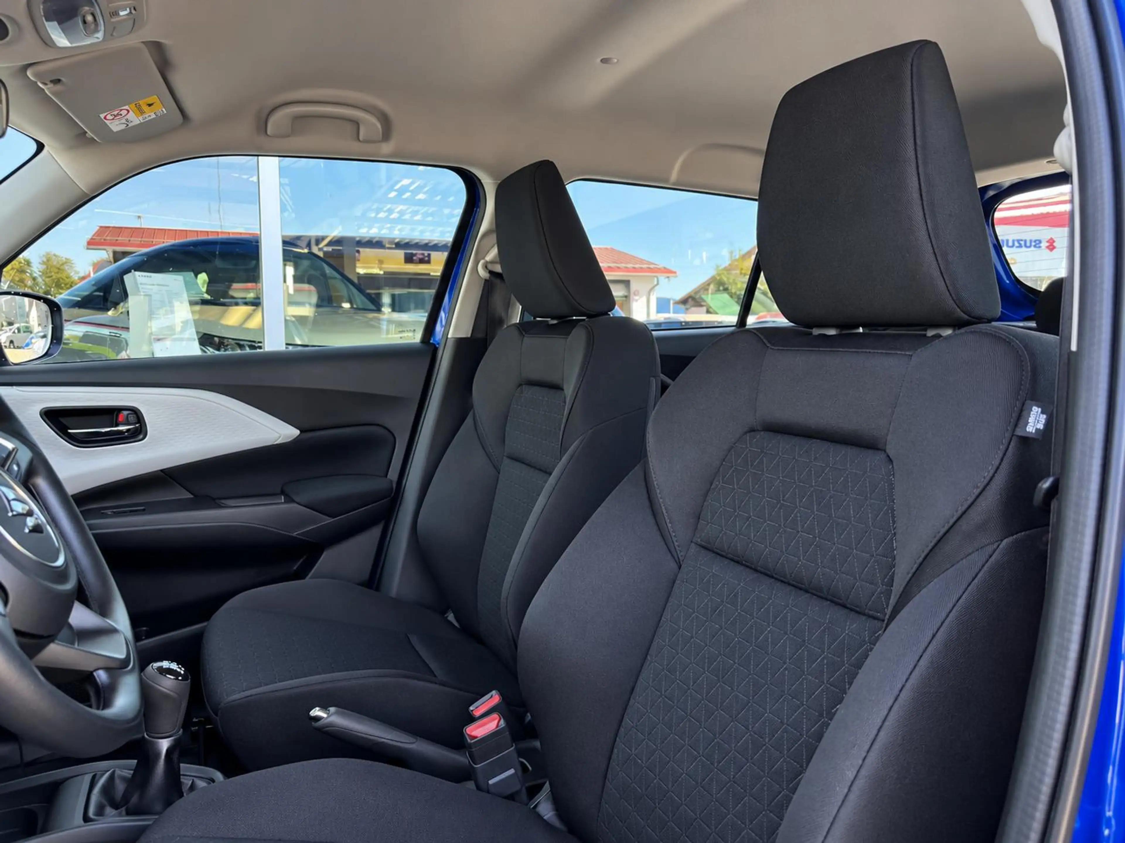 Suzuki Swift 1.2 Dualjet Mild-Hybrid Club 1.2 Liter — photo 10