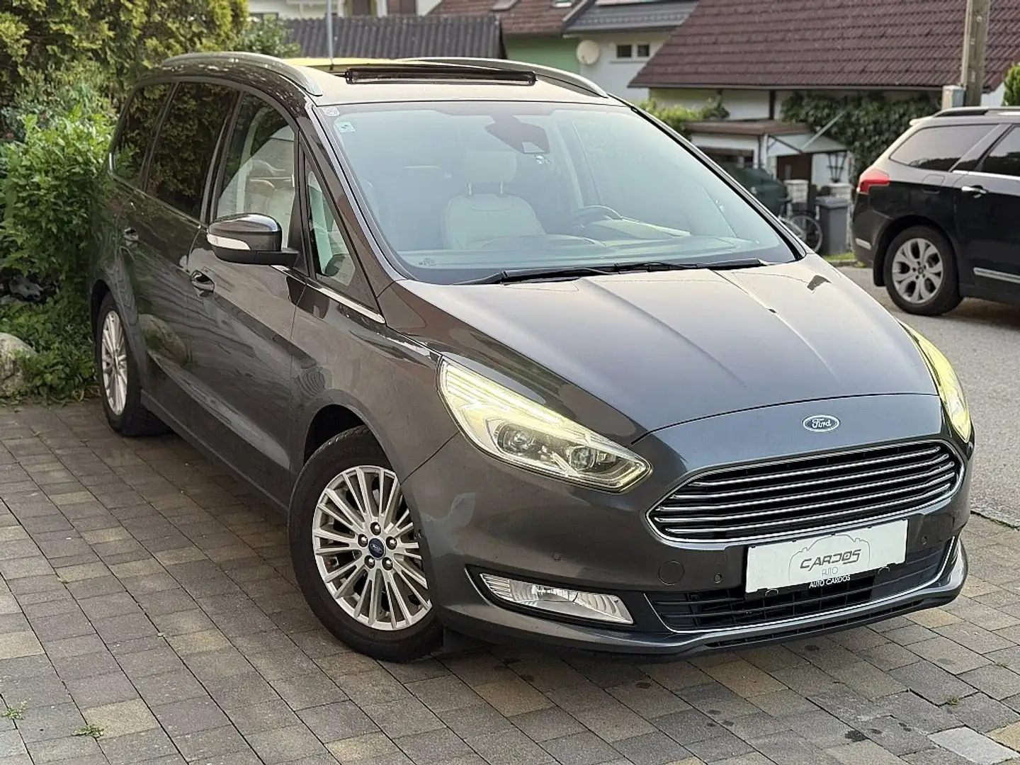 Ford Galaxy 2,0 TDCi Titanium Start/Stop-System Powershift ... Grau - 1