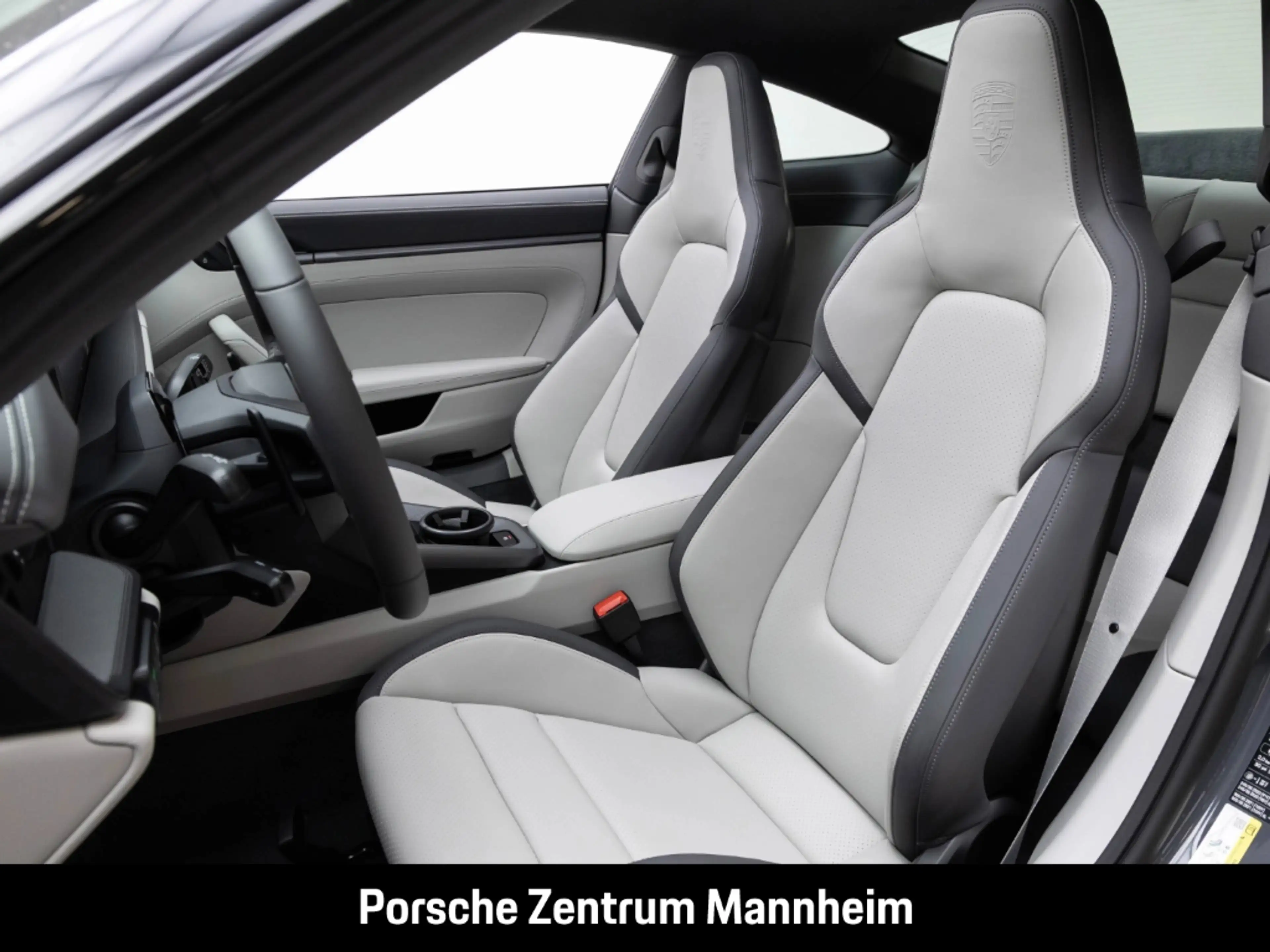 Porsche 992 -2 (911) Carrera — photo 5