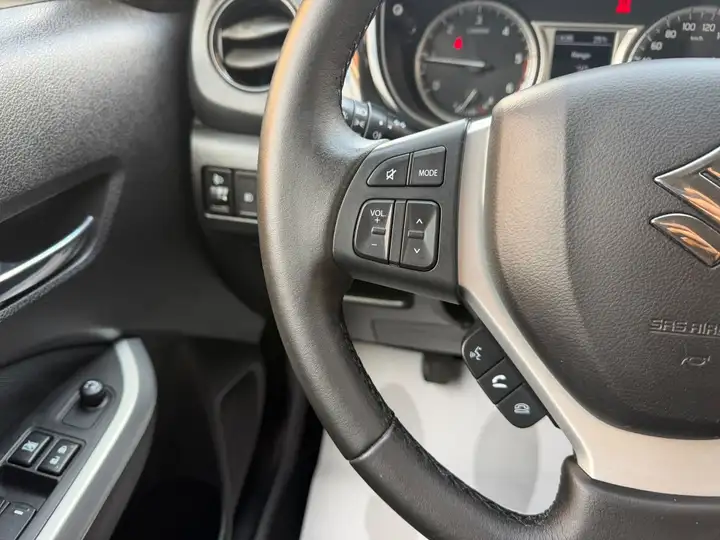 Suzuki Vitara 1.6 DDIS GLE 2015, foto 17