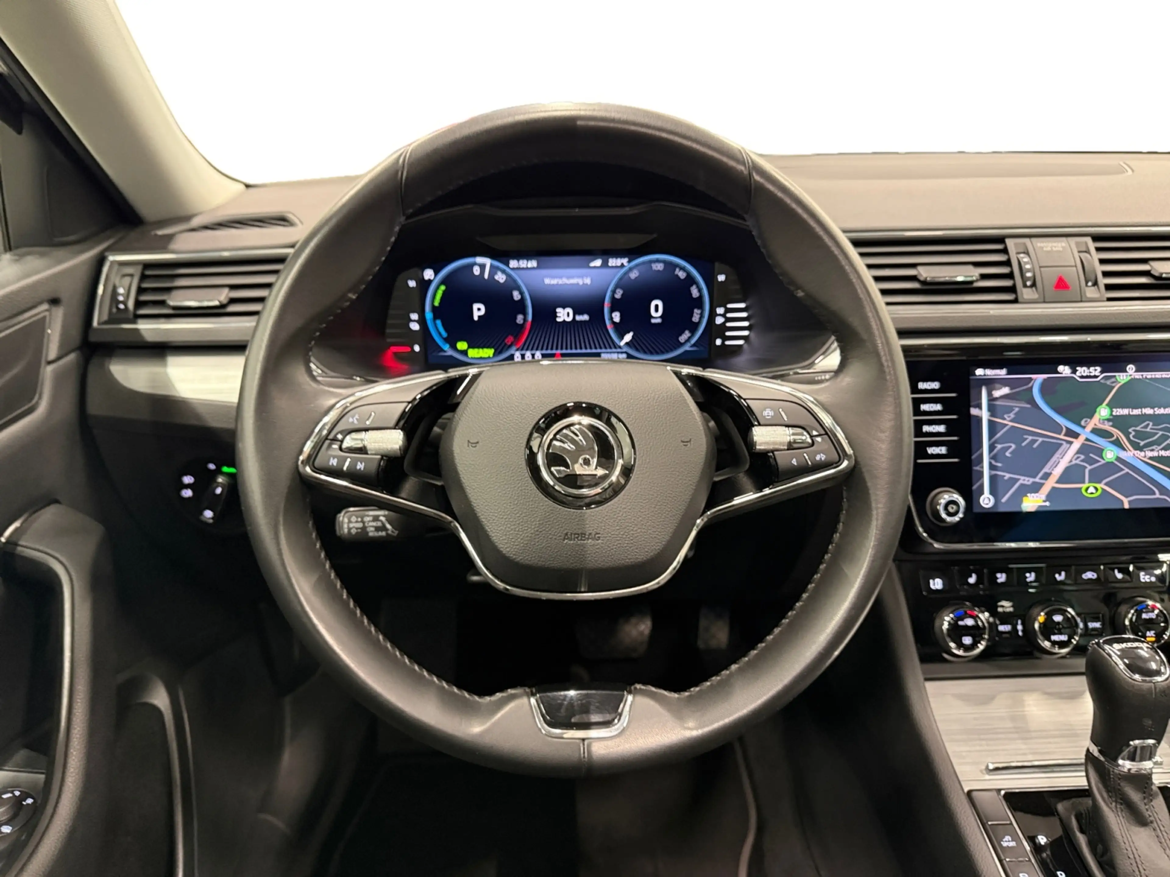 Skoda Superb Combi 1.4 TSI iV Business Edition I Trekhaak I Pan — photo 12