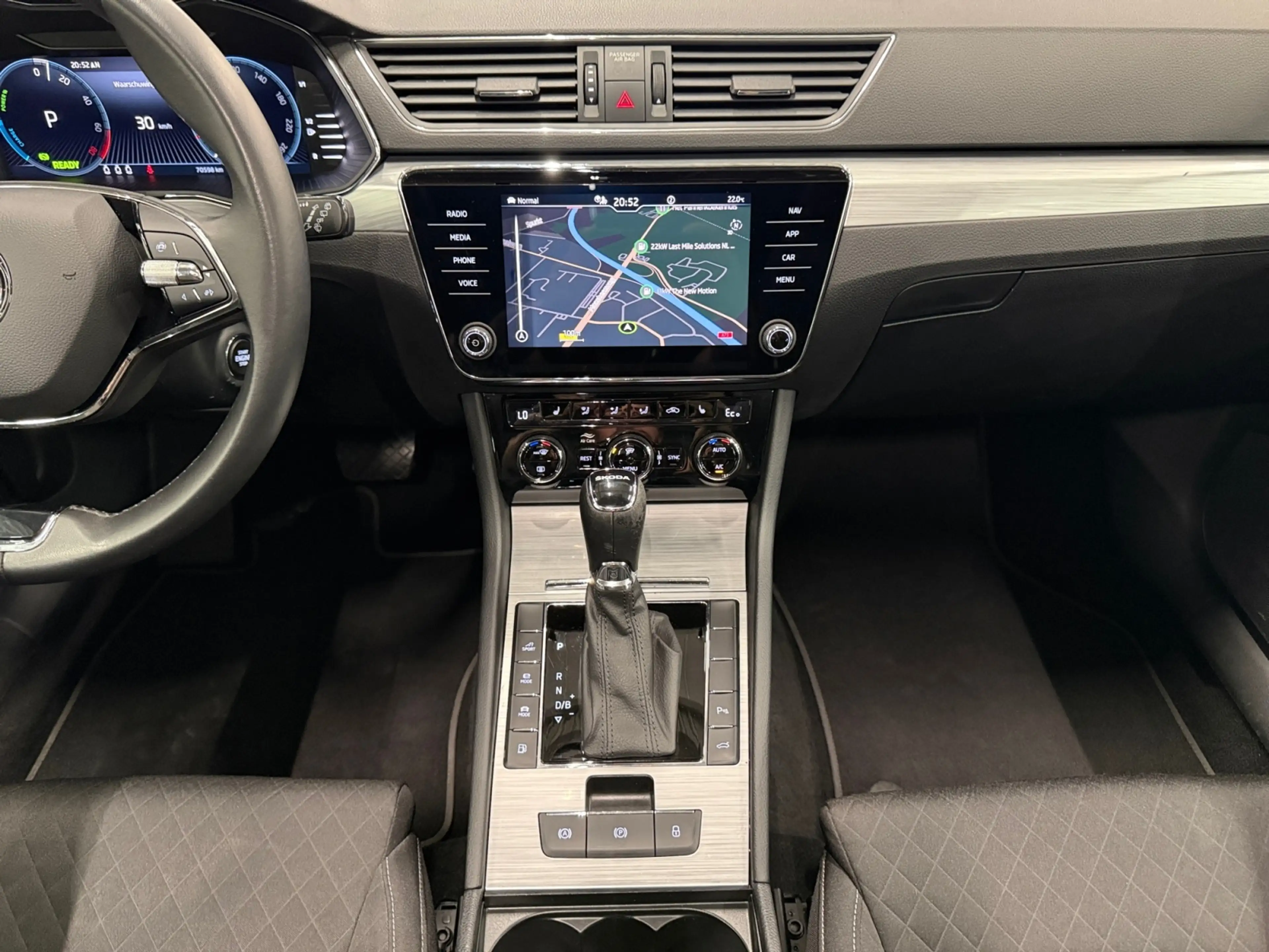 Skoda Superb Combi 1.4 TSI iV Business Edition I Trekhaak I Pan — photo 8