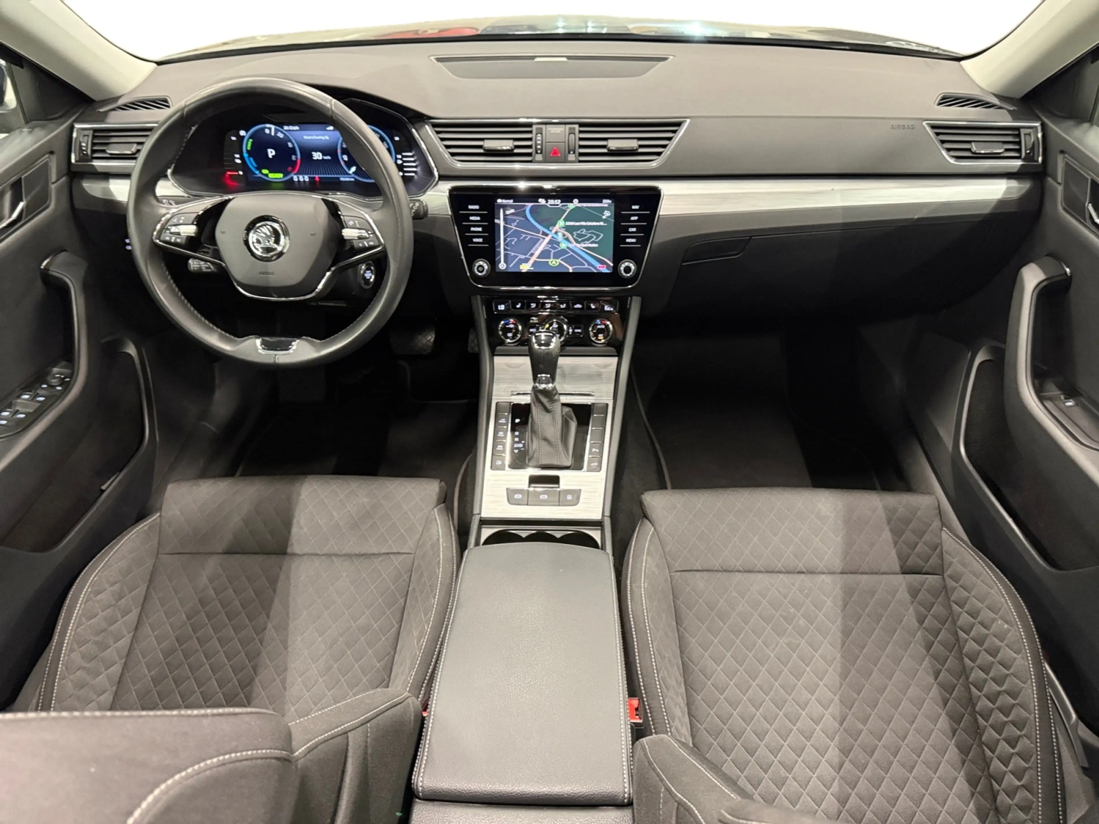 Skoda Superb Combi 1.4 TSI iV Business Edition I Trekhaak I Pan — photo 6
