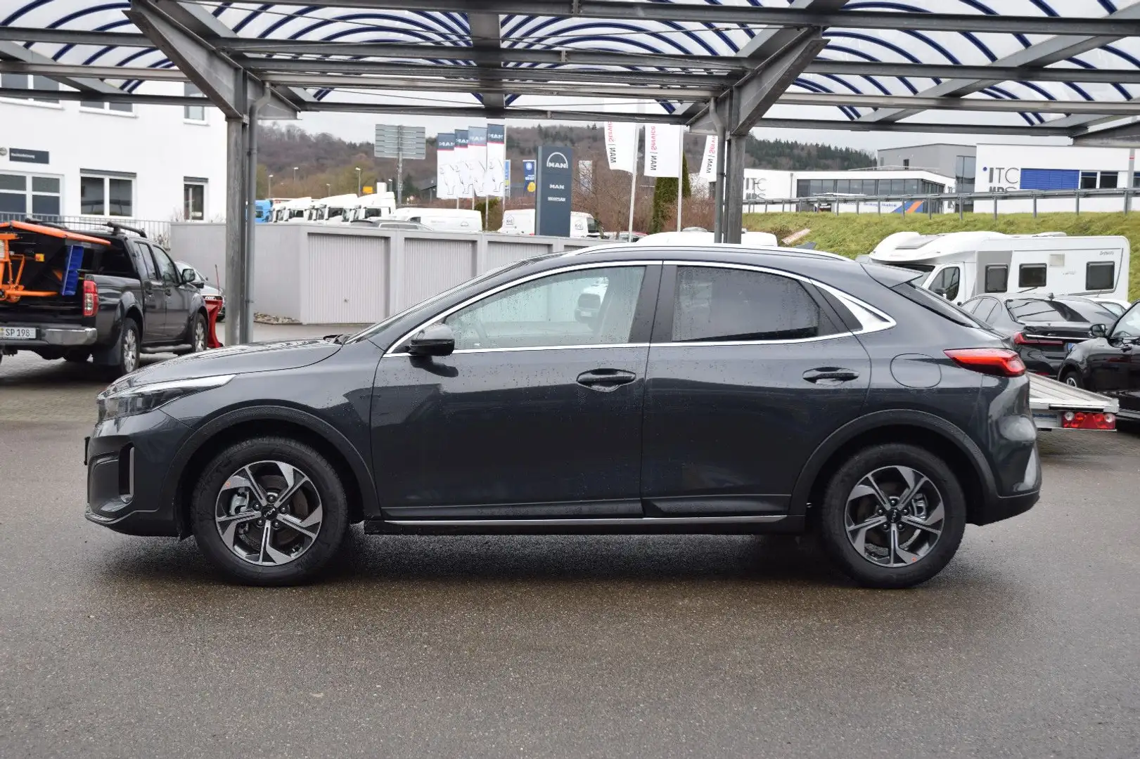 Kia XCeed 1.6 T-GDi SCC NAV SHZ KAM LED KLIMAAUTOMAT Grau - 2