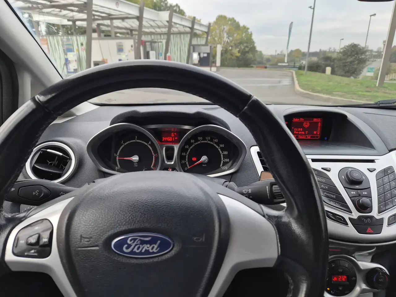 Ford Fiesta 3 portes — photo 11