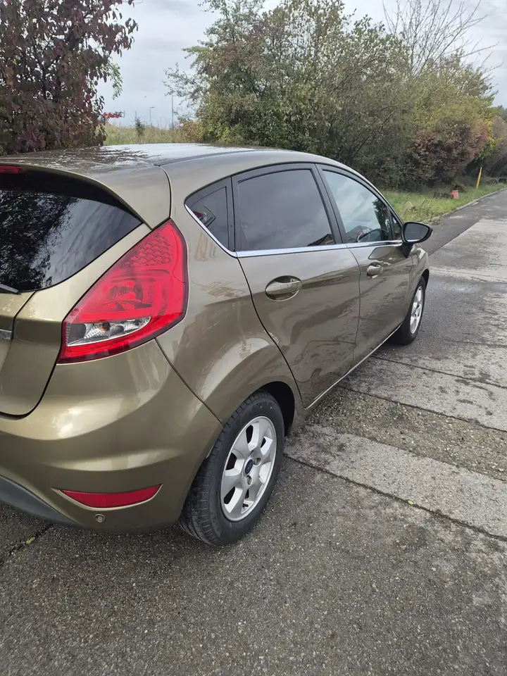 Ford Fiesta 3 portes — photo 5