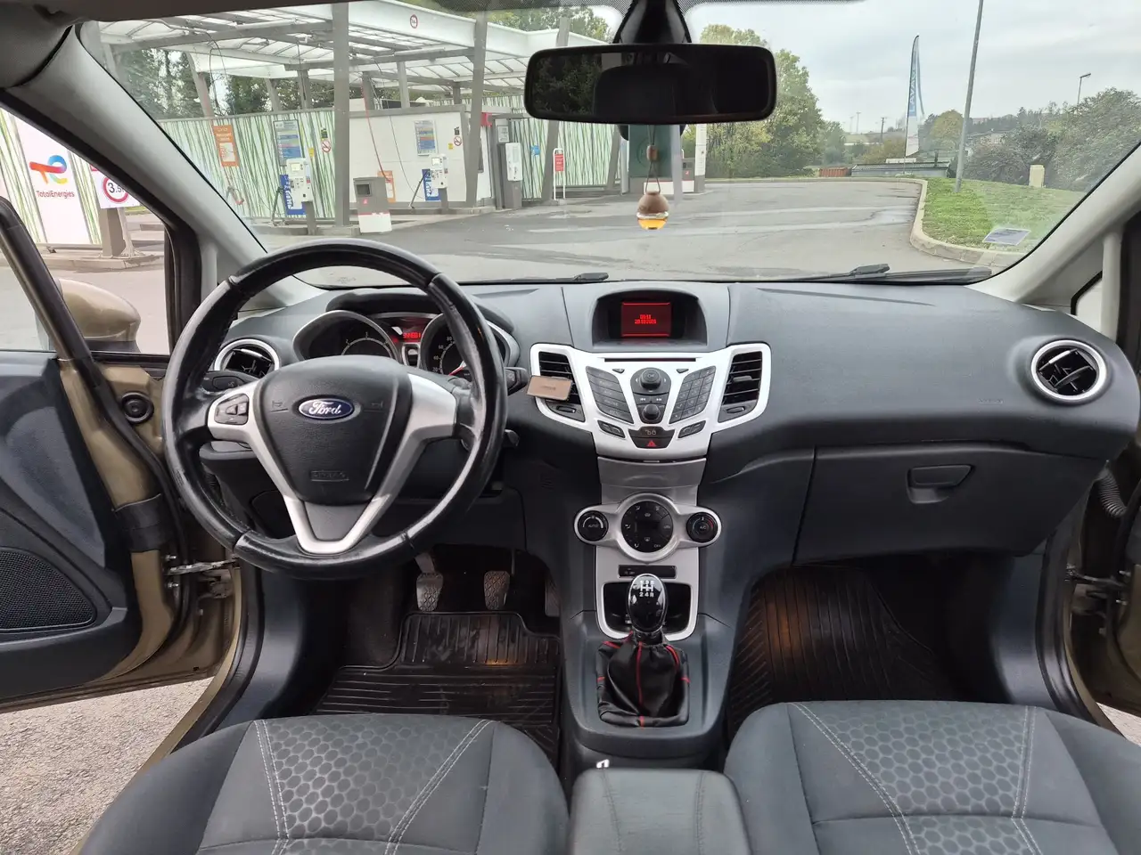 Ford Fiesta 3 portes — photo 13