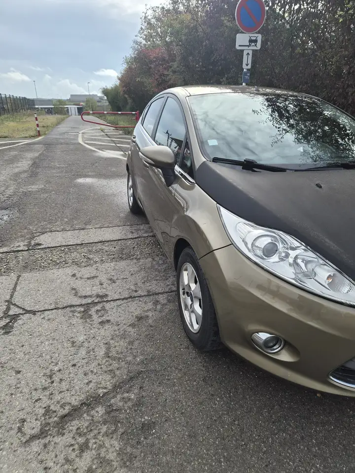 Ford Fiesta 3 portes — photo 2