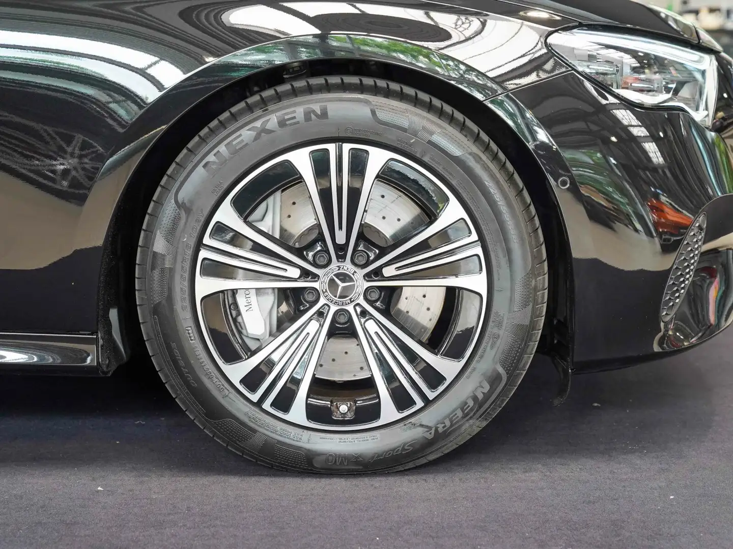 Mercedes-Benz E 450 E 450 d 4M AVANTGARDE Leder KEYLESS 360° Distro Чорний - 2