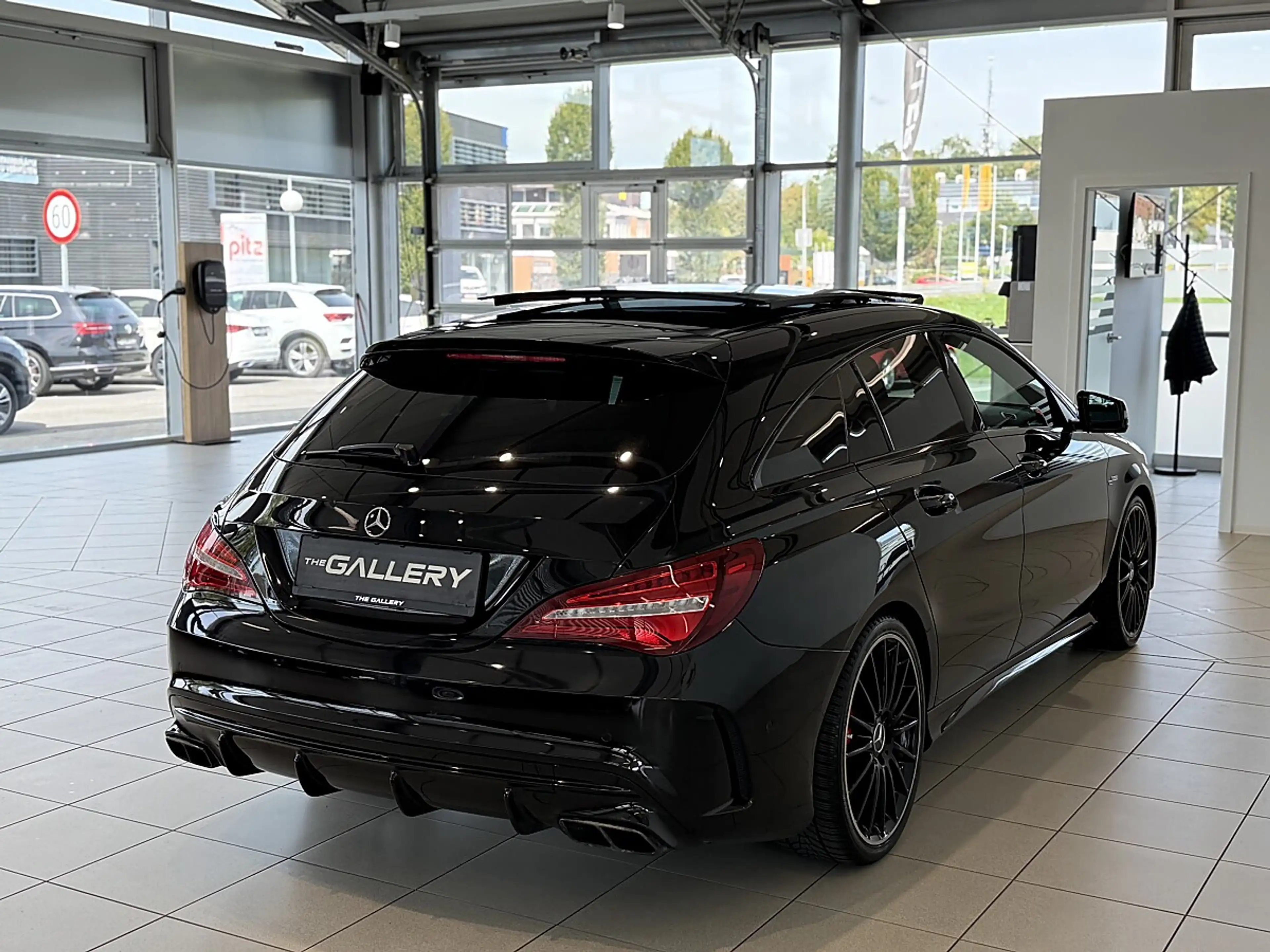 Mercedes-Benz CLA 45 AMG Shooting Brake 4MATIC Aut.*Panorama*Kamera*Memory — photo 4