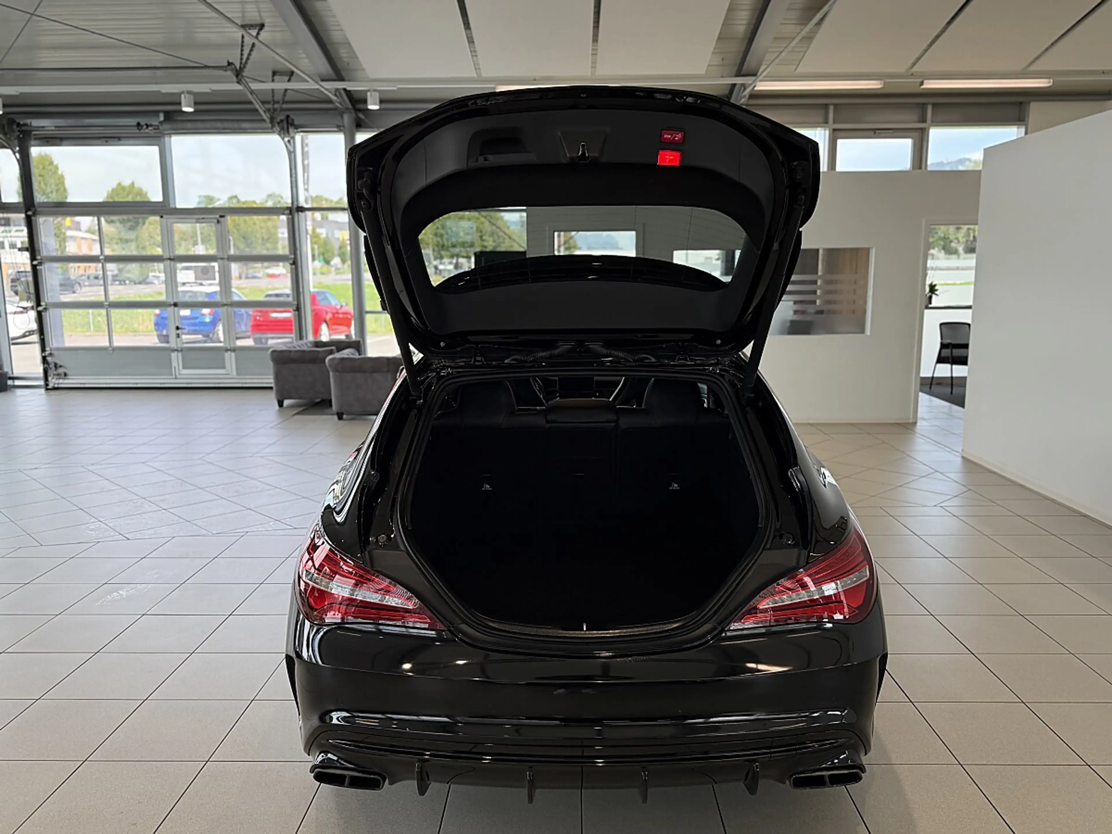 Mercedes-Benz CLA 45 AMG Shooting Brake 4MATIC Aut.*Panorama*Kamera*Memory — photo 6