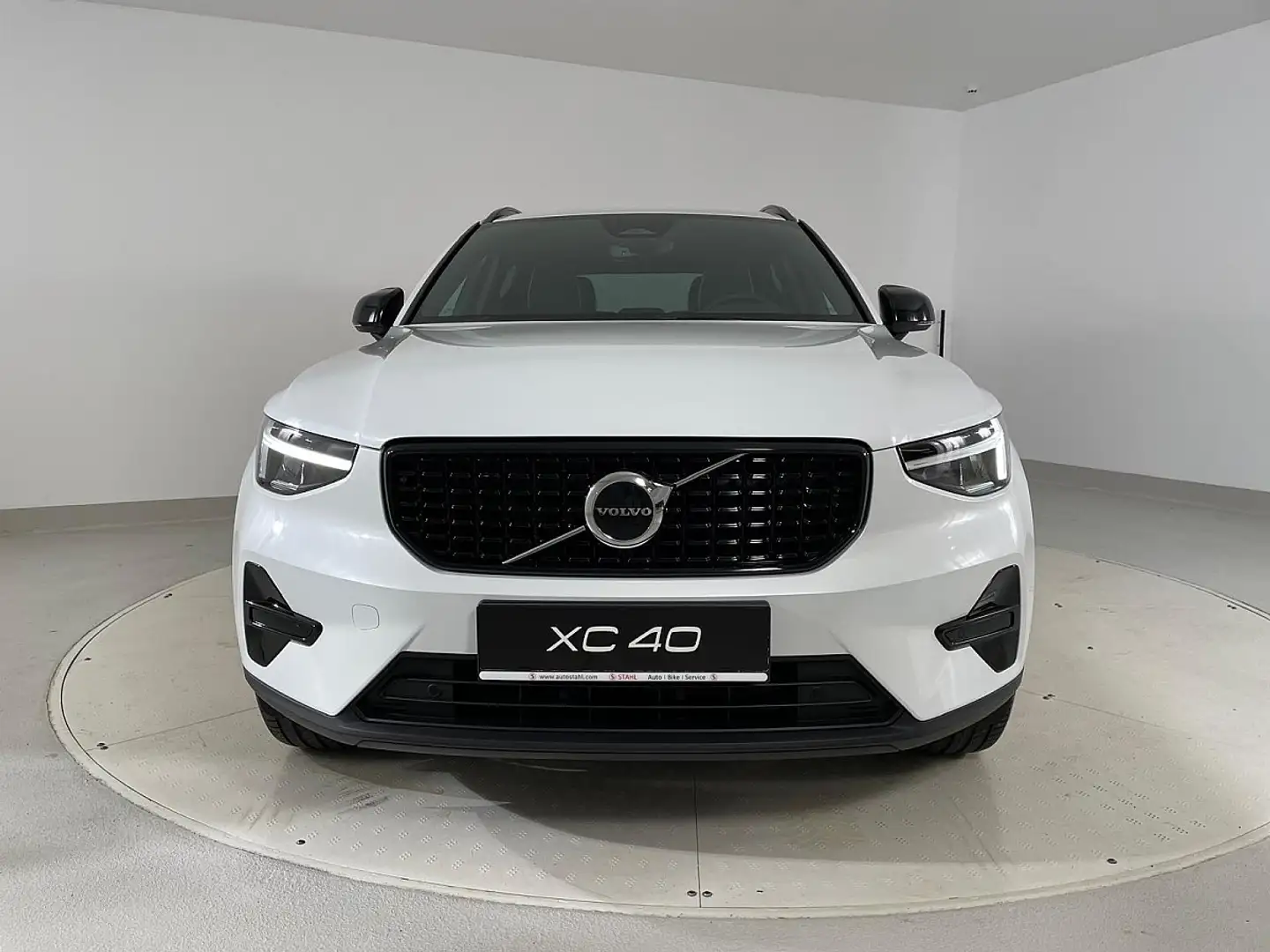 Volvo XC40 B3 Plus Dark Aut. | Stahl Wien 22 Weiß - 2