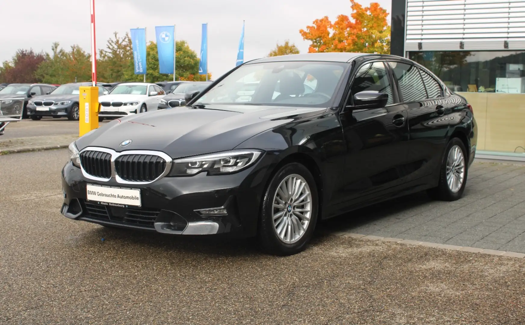 BMW 330 e Limousine Sport Line Live ACC Navi LED DAB Schwarz - 1